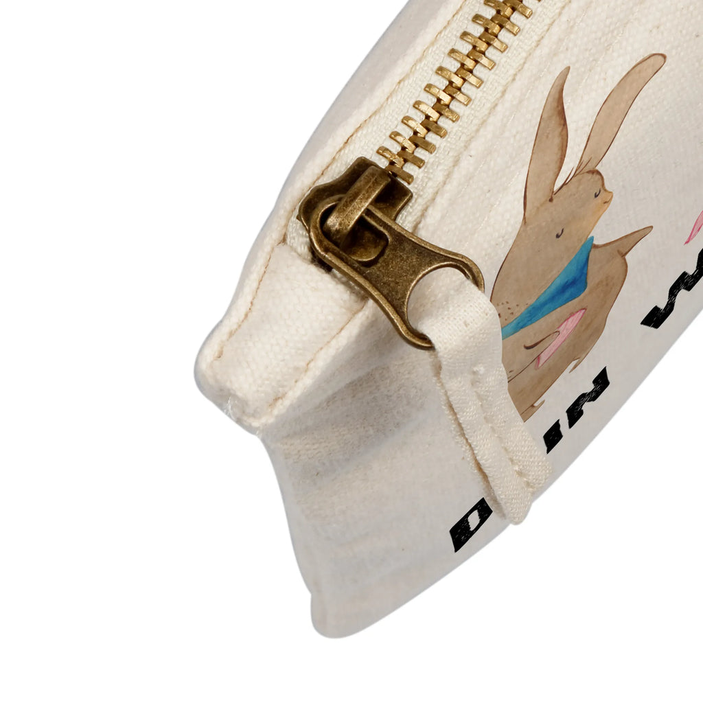 Personalised make-up bag Bunnies with seashell Schminktasche Für Mädchen Mit Wunschtext, Stifteaufbewahrung Personalisiert, Schminktasche Zum Aufhängen Mit Name, Kulturbeutel Damen Personalisiert, Schminktasche Für Unterwegs Mit Personalisierung, Schminktasche Stoff Mit Namen, Kosmetiktasche Organizer Mit Wunschtext, Kosmetiktasche Für Handtasche Personalisiert, Personalisierte Schminktasche, Schminktasche Geschenk Personalisiert, Schminktasche Reise Mit Namen, Aufbewahrung Für Schminke Mit Namen, Stiftetasche mit Wunschtext, Schminktasche Blumen Mit Initialen, Schminktasche Mit Namen, Schminktasche Für Unterwegs Mit Wunschtext, Schminktasche Mit Fächern Personalisiert, Schminktäschchen Mit Initialen, Schminktasche Klein Personalisiert, Make-Up Tasche Mit Name, Kosmetiktasche Damen Mit Namen, Schminkbeutel Mit Gravur, Schminktasche Mit Muster Und Namen, Schminktasche Groß Mit Wunschtext, Reise-Kosmetiktasche Mit Name, Kosmetiktasche Zum Mitnehmen Mit Namen, Kosmetiktasche Personalisiert, Schminktasche Leder Mit Gravur, Schminktasche Tiermotiv Mit Namen, Schminktasche Mit Reißverschluss Und Namen, Schminktasche Nachhaltig Mit Wunschtext, Schminktasche Für Teenager Mit Namen, Schminktasche Mit Wunschtext, Familie, Vatertag, Muttertag, Bruder, Schwester, Mama, Papa, Oma, Opa, Muscheln, beste Freundin, Meer, BFF, Freundinnen, Freundin, best friends, Muscheln sammeln, Hasen