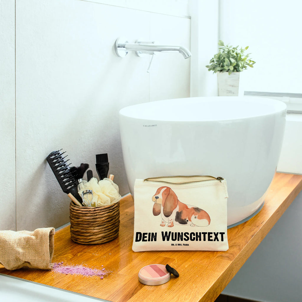 Personalisierte Schminktasche Hund Basset Hound Schminktasche Stoff Mit Namen, Schminktasche Nachhaltig Mit Wunschtext, Schminktasche Zum Aufhängen Mit Name, Schminktasche Klein Personalisiert, Schminktasche Mit Reißverschluss Und Namen, Stifteaufbewahrung Personalisiert, Schminktasche Leder Mit Gravur, Schminktasche Geschenk Personalisiert, Schminktasche Groß Mit Wunschtext, Reise-Kosmetiktasche Mit Name, Make-Up Tasche Mit Name, Schminktäschchen Mit Initialen, Aufbewahrung Für Schminke Mit Namen, Schminkbeutel Mit Gravur, Kulturbeutel Damen Personalisiert, Schminktasche Mit Namen, Kosmetiktasche Personalisiert, Schminktasche Für Unterwegs Mit Wunschtext, Kosmetiktasche Organizer Mit Wunschtext, Schminktasche Tiermotiv Mit Namen, Schminktasche Für Mädchen Mit Wunschtext, Personalisierte Schminktasche, Schminktasche Für Teenager Mit Namen, Kosmetiktasche Zum Mitnehmen Mit Namen, Schminktasche Mit Muster Und Namen, Schminktasche Reise Mit Namen, Kosmetiktasche Für Handtasche Personalisiert, Stiftetasche mit Wunschtext, Schminktasche Mit Fächern Personalisiert, Schminktasche Blumen Mit Initialen, Schminktasche Mit Wunschtext, Kosmetiktasche Damen Mit Namen, Schminktasche Für Unterwegs Mit Personalisierung, Hund, Hundemotiv, Haustier, Hunderasse, Tierliebhaber, Hundebesitzer, Sprüche, Hundeliebe, kinderlos, Basset, Basset Hound