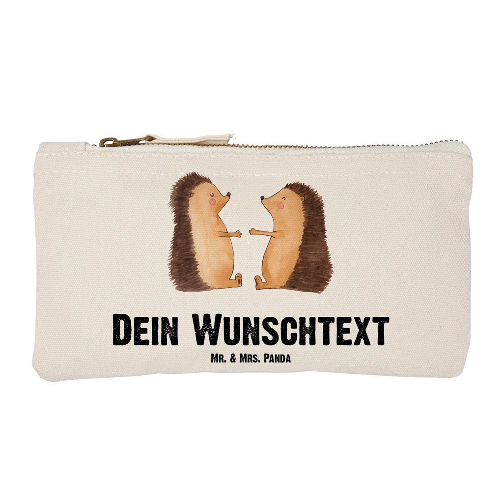 Personalisierte Schminktasche Igel Liebe Kosmetiktasche Zum Mitnehmen Mit Namen, Personalisierte Schminktasche, Schminktasche Stoff Mit Namen, Schminktasche Zum Aufhängen Mit Name, Kosmetiktasche Damen Mit Namen, Schminktasche Mit Fächern Personalisiert, Schminktasche Geschenk Personalisiert, Kosmetiktasche Personalisiert, Schminktäschchen Mit Initialen, Schminktasche Groß Mit Wunschtext, Reise-Kosmetiktasche Mit Name, Schminktasche Für Mädchen Mit Wunschtext, Schminktasche Mit Muster Und Namen, Schminktasche Blumen Mit Initialen, Schminkbeutel Mit Gravur, Kosmetiktasche Organizer Mit Wunschtext, Schminktasche Nachhaltig Mit Wunschtext, Schminktasche Reise Mit Namen, Kulturbeutel Damen Personalisiert, Schminktasche Klein Personalisiert, Kosmetiktasche Für Handtasche Personalisiert, Make-Up Tasche Mit Name, Schminktasche Tiermotiv Mit Namen, Aufbewahrung Für Schminke Mit Namen, Schminktasche Für Teenager Mit Namen, Schminktasche Mit Reißverschluss Und Namen, Schminktasche Mit Wunschtext, Stiftetasche mit Wunschtext, Schminktasche Für Unterwegs Mit Personalisierung, Schminktasche Mit Namen, Stifteaufbewahrung Personalisiert, Schminktasche Für Unterwegs Mit Wunschtext, Schminktasche Leder Mit Gravur, Liebe, Partner, Freund, Freundin, Ehemann, Ehefrau, Heiraten, Verlobung, Heiratsantrag, Liebesgeschenk, Jahrestag, Hocheitstag, Verliebt, Liebesbeweis, Igel, Verlobt, Verheiratet, Hochzeit, Hochzeitstag, Geschenk