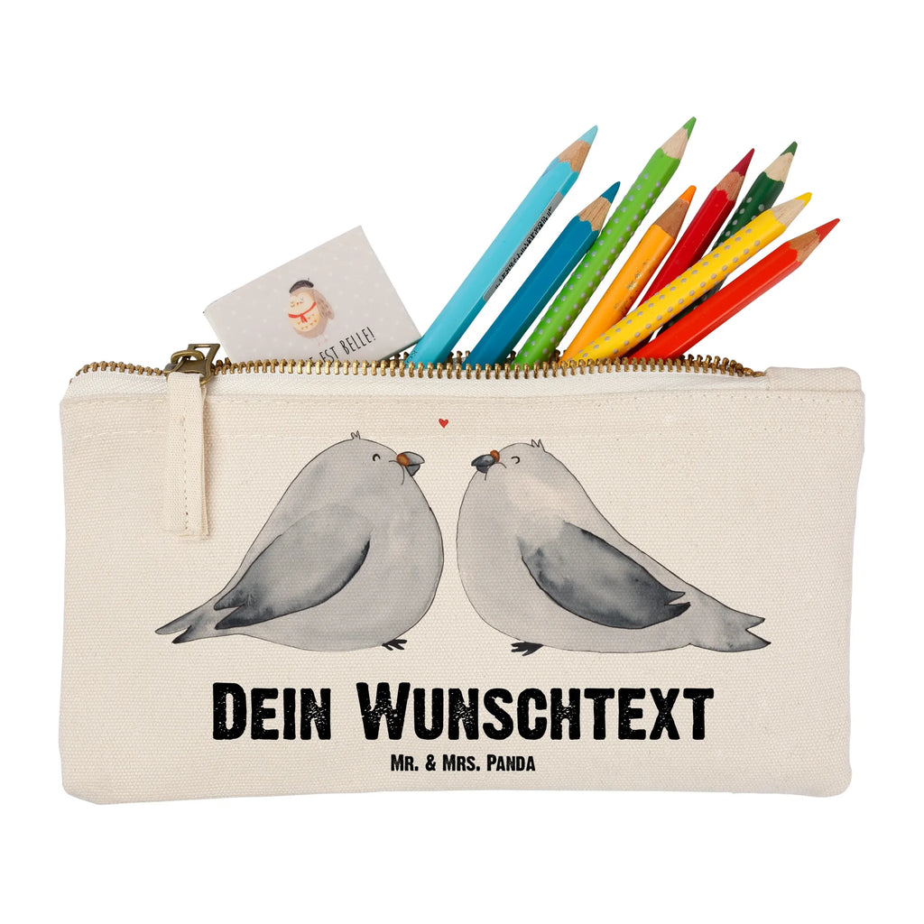 Personalisierte Schminktasche Turteltauben Liebe Kosmetiktasche Personalisiert, Schminktasche Mit Reißverschluss Und Namen, Stifteaufbewahrung Personalisiert, Schminktasche Für Unterwegs Mit Personalisierung, Schminktasche Für Teenager Mit Namen, Aufbewahrung Für Schminke Mit Namen, Schminktasche Mit Muster Und Namen, Reise-Kosmetiktasche Mit Name, Kosmetiktasche Zum Mitnehmen Mit Namen, Schminktasche Für Unterwegs Mit Wunschtext, Schminktasche Nachhaltig Mit Wunschtext, Schminktasche Leder Mit Gravur, Kosmetiktasche Organizer Mit Wunschtext, Make-Up Tasche Mit Name, Kosmetiktasche Damen Mit Namen, Schminktasche Mit Fächern Personalisiert, Schminktasche Tiermotiv Mit Namen, Schminkbeutel Mit Gravur, Schminktasche Stoff Mit Namen, Schminktasche Für Mädchen Mit Wunschtext, Schminktasche Groß Mit Wunschtext, Schminktasche Mit Wunschtext, Schminktasche Mit Namen, Personalisierte Schminktasche, Schminktasche Blumen Mit Initialen, Stiftetasche mit Wunschtext, Schminktasche Reise Mit Namen, Schminktasche Zum Aufhängen Mit Name, Schminktasche Klein Personalisiert, Schminktasche Geschenk Personalisiert, Schminktäschchen Mit Initialen, Kulturbeutel Damen Personalisiert, Kosmetiktasche Für Handtasche Personalisiert, Freundin, Freund, Liebe, Liebesgeschenk, Jahrestag, Verlobung, Partner, Ehemann, Ehefrau, Heiraten, Heiratsantrag, Hocheitstag, Verliebt, Geschenk Freund, Liebesbeweis, Geschenk Freundin, Tauben, Turteltäubchen, Verheiratet, Geschenk Hochzeit, Hochzeitstag, Verlobt, Turteltauben
