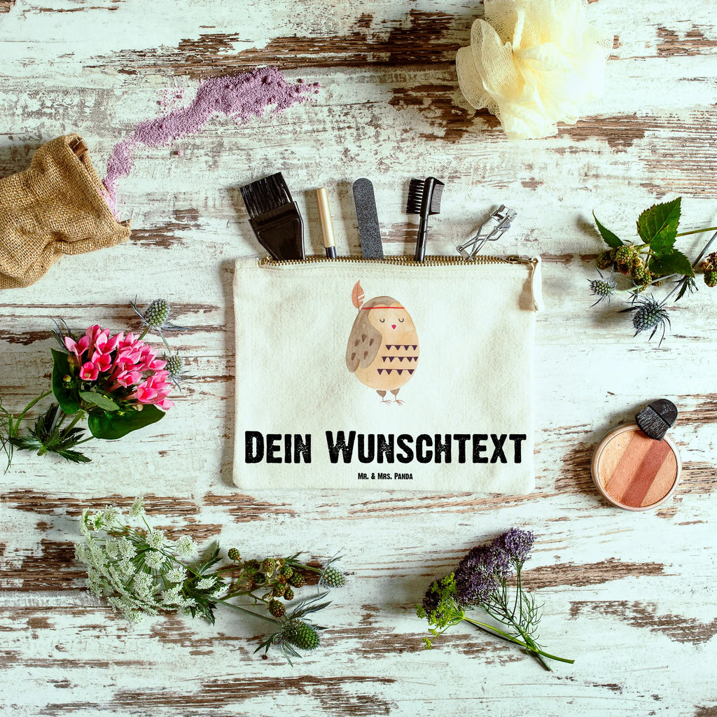 Personalisierte Schminktasche Eule Federschmuck Schminktasche Für Unterwegs Mit Wunschtext, Schminktasche Für Mädchen Mit Wunschtext, Kosmetiktasche Organizer Mit Wunschtext, Schminktasche Leder Mit Gravur, Make-Up Tasche Mit Name, Schminktasche Blumen Mit Initialen, Stiftetasche mit Wunschtext, Schminktasche Klein Personalisiert, Kulturbeutel Damen Personalisiert, Personalisierte Schminktasche, Schminktasche Tiermotiv Mit Namen, Schminktasche Mit Fächern Personalisiert, Schminktasche Mit Muster Und Namen, Kosmetiktasche Damen Mit Namen, Schminkbeutel Mit Gravur, Schminktasche Mit Namen, Kosmetiktasche Personalisiert, Schminktäschchen Mit Initialen, Kosmetiktasche Für Handtasche Personalisiert, Schminktasche Für Unterwegs Mit Personalisierung, Schminktasche Zum Aufhängen Mit Name, Schminktasche Geschenk Personalisiert, Schminktasche Groß Mit Wunschtext, Schminktasche Mit Reißverschluss Und Namen, Aufbewahrung Für Schminke Mit Namen, Schminktasche Nachhaltig Mit Wunschtext, Schminktasche Für Teenager Mit Namen, Stifteaufbewahrung Personalisiert, Reise-Kosmetiktasche Mit Name, Schminktasche Reise Mit Namen, Schminktasche Stoff Mit Namen, Schminktasche Mit Wunschtext, Kosmetiktasche Zum Mitnehmen Mit Namen, Eule, Federschmuck, Dekoration, Eule Deko, Owl, Das Leben Ist Ein Abenteuer, Reisespruch