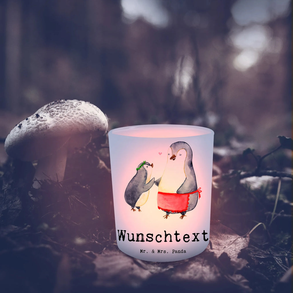 Personalisiertes Windlicht Pinguin Beste Mami der Welt Windlicht Glas mit Wunschtext, Windlicht Klein, Windlicht Geschenk, Windlicht Boho, Teelichthalter Outdoor mit Namen, Windlicht Skandinavisch, Windlicht mit Namen, Windlicht Balkon, Teelicht Glas mit Namen, Windlicht Vintage mit Namen, Windlicht Outdoor, Windlicht Modern, Windlicht Für Draußen, Windlicht Romantisch, Windlicht Design, Teelichthalter für draußen selber gestalten, Windlicht Wohnzimmer, Windlicht Garten mit Namen, Windlicht Groß, Teelichthalter mit Namen, Windlicht Nachhaltig, Teelichthalter mit Wunschtext, Windlicht Terrasse, Windlicht Draußen selber gestalten, Windlicht Laterne, Windlichter mit Namen, Windlicht Kerzenhalter, Windlicht Handgemacht, Windlicht Dekoration mit Namen, für, Dankeschön, Geschenk, Schenken, Geburtstag, Geburtstagsgeschenk, Geschenkidee, Danke, Bedanken, Mitbringsel, Freude machen, Geschenktipp, Muttertag, Ma, Supermama, Beste, Tochter, Mami, Beste Mama, Mama, Mutti, Sohn, Mutter