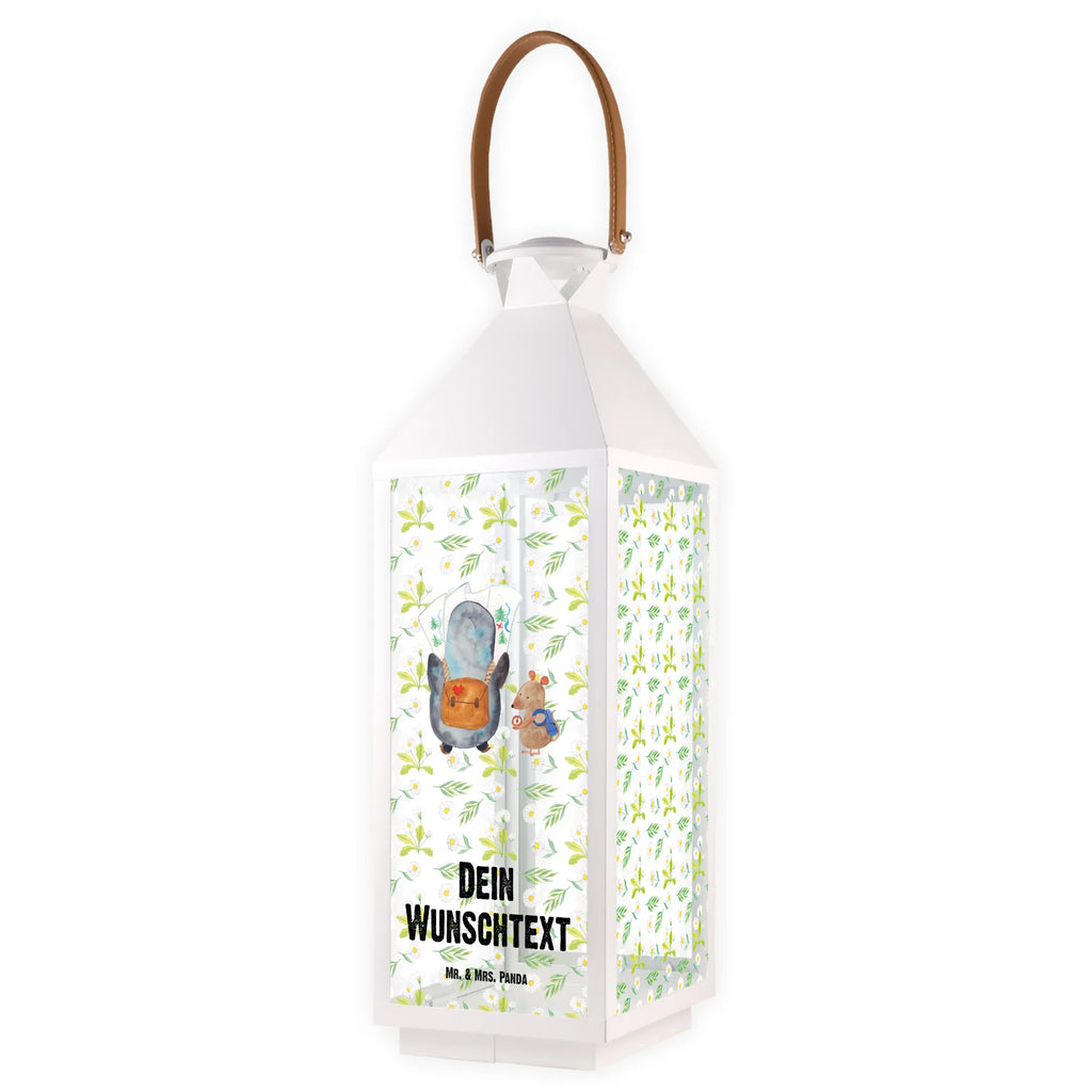 Personalisierte Deko Laterne Pinguin & Maus Wanderer Kleine Laterne Mit Namensdruck, Laternenwindlicht Mit Namen, Holzlaterne Mit Namensdruck, Gartenlaterne Personalisiert, Teelichthalter Laterne Mit Wunschname, Skandinavische Laterne Mit Namen, Laterne Mit Blumenmotiv Und Wunschname, Wetterfeste Laterne Mit Wunschname, Vintage-Laterne Personalisiert, Moderne Laterne Mit Namen, Metalllaterne Mit Namen, Minimalistische Laterne Mit Namen, Windlichtlaterne Mit Namensgravur, Stellbare Laterne Mit Namen, Shabby-Chic-Laterne Mit Wunschname, Hängelaterne Deko Mit Namen, Laternen-Set Personalisiert, Tischlaterne Mit Wunschname, Motivlaterne Mit Namensgravur, Orientalische Laterne Mit Namensdruck, LED-Laterne Mit Namensgravur, Glaslaterne Mit Wunschname, Klassische Laterne Mit Namensgravur, Romantische Laterne Mit Wunschname, Laterne Mit Sternenmuster Und Namen, Maritim-Laterne Mit Wunschname, Lichterkettenlaterne Mit Namen, Weiße Laterne Mit Wunschname, Dekolaterne Mit Wunschname, XXL-Laterne Mit Wunschname, Laterne Deko Mit Namen, Hängelaterne Mit Namensgravur, Landhausstil-Laterne Mit Namen, Laterne Mit Griff Und Wunschname, Outdoor-Laterne Mit Wunschname, Kerzenlaterne Mit Namensdruck, Pastellfarbene Laterne Mit Namensdruck, Personalisierte Deko Laterne, Innenraum-Laterne Mit Namen, Spiegelglas-Laterne Mit Namensdruck, Terrasse-Laterne Mit Wunschnamen, Beleuchtete Laterne Mit Namen, Rustikale Laterne Mit Namensgravur, Lichterlaterne Mit Wunschname, Deko Laterne Mit Namen, Pinguin, Ausflug, Wanderlust, Roadtrip, Pinguine, Abenteurer, Abenteuer, wandern