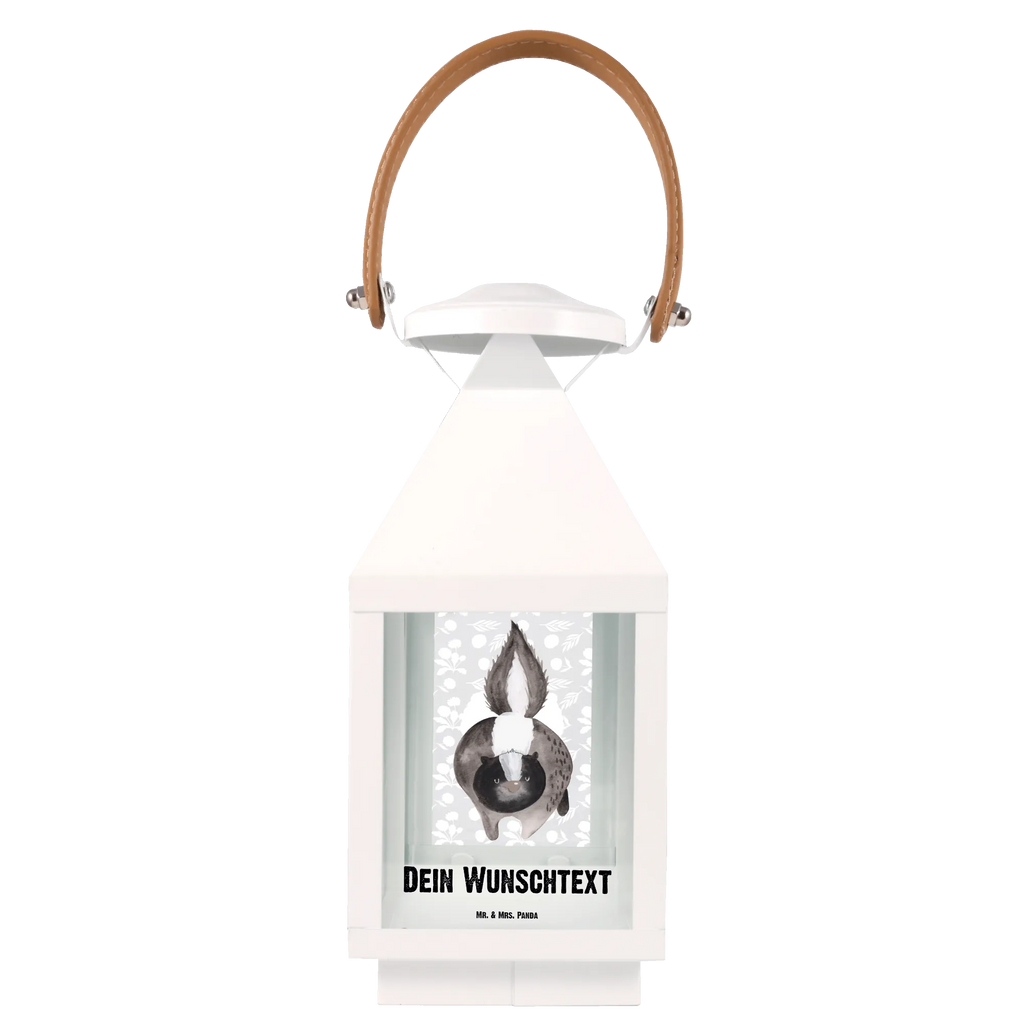 Personalisierte Deko Laterne Stinktier Angriff Laterne Mit Sternenmuster Und Namen, Stellbare Laterne Mit Namen, Innenraum-Laterne Mit Namen, LED-Laterne Mit Namensgravur, Wetterfeste Laterne Mit Wunschname, Skandinavische Laterne Mit Namen, Spiegelglas-Laterne Mit Namensdruck, Lichterkettenlaterne Mit Namen, Klassische Laterne Mit Namensgravur, Glaslaterne Mit Wunschname, Kleine Laterne Mit Namensdruck, Rustikale Laterne Mit Namensgravur, Outdoor-Laterne Mit Wunschname, Moderne Laterne Mit Namen, Shabby-Chic-Laterne Mit Wunschname, Maritim-Laterne Mit Wunschname, Deko Laterne Mit Namen, Hängeleuchte, Orientalische Laterne Mit Namensdruck, Laternen-Set Personalisiert, Laterne Deko Mit Namen, Metall Laterne, Teelichthalter Laterne Mit Wunschname, Windlichtlaterne Mit Namensgravur, Minimalistische Laterne Mit Namen, Tischlaterne Mit Wunschname, Laterne Mit Blumenmotiv Und Wunschname, Beleuchtete Laterne Mit Namen, Deko Laterne, Vintage-Laterne Personalisiert, Personalisierte Deko Laterne, Lichterlaterne Mit Wunschname, Romantische Laterne Mit Wunschname, Motivlaterne Mit Namensgravur, XXL-Laterne Mit Wunschname, Weiße Laterne Mit Wunschname, Gartenlaterne Personalisiert, Pastellfarbene Laterne Mit Namensdruck, Hängelaterne Deko Mit Namen, Metalllaterne Mit Namen, Landhausstil-Laterne Mit Namen, Holzlaterne Mit Namensdruck, Kerzenlaterne Mit Namensdruck, Windlicht, Laternenwindlicht Mit Namen, Leuchten, Terrasse-Laterne Mit Wunschnamen, Laterne Mit Griff Und Wunschname, Dekolaterne Mit Wunschname, Hängelaterne Mit Namensgravur, Stinktier, Skunk, Drohung, wütend, Wildtier, Stinki, Raubtier, Stinker