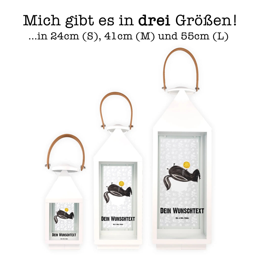 Personalisierte Deko Laterne Stinktier Ball Teelichthalter Laterne Mit Wunschname, Stellbare Laterne Mit Namen, Minimalistische Laterne Mit Namen, Landhausstil-Laterne Mit Namen, Glaslaterne Mit Wunschname, Hängelaterne Mit Namensgravur, Shabby-Chic-Laterne Mit Wunschname, Deko Laterne Mit Namen, Laternen-Set Personalisiert, Laterne Mit Blumenmotiv Und Wunschname, Terrasse-Laterne Mit Wunschnamen, Orientalische Laterne Mit Namensdruck, Innenraum-Laterne Mit Namen, Maritim-Laterne Mit Wunschname, Laterne Mit Sternenmuster Und Namen, Wetterfeste Laterne Mit Wunschname, Moderne Laterne Mit Namen, Kleine Laterne Mit Namensdruck, Spiegelglas-Laterne Mit Namensdruck, Romantische Laterne Mit Wunschname, Lichterlaterne Mit Wunschname, XXL-Laterne Mit Wunschname, Beleuchtete Laterne Mit Namen, Holzlaterne Mit Namensdruck, Laterne Mit Griff Und Wunschname, Kerzenlaterne Mit Namensdruck, Skandinavische Laterne Mit Namen, Klassische Laterne Mit Namensgravur, Gartenlaterne Personalisiert, Outdoor-Laterne Mit Wunschname, Laterne Deko Mit Namen, Motivlaterne Mit Namensgravur, Dekolaterne Mit Wunschname, Laternenwindlicht Mit Namen, Weiße Laterne Mit Wunschname, Rustikale Laterne Mit Namensgravur, Personalisierte Deko Laterne, LED-Laterne Mit Namensgravur, Hängelaterne Deko Mit Namen, Vintage-Laterne Personalisiert, Windlichtlaterne Mit Namensgravur, Metalllaterne Mit Namen, Tischlaterne Mit Wunschname, Pastellfarbene Laterne Mit Namensdruck, Lichterkettenlaterne Mit Namen, Stinktier, Skunk, Raubtier, Stinki, Stinker, Weisheit, Wildtier, verspielt