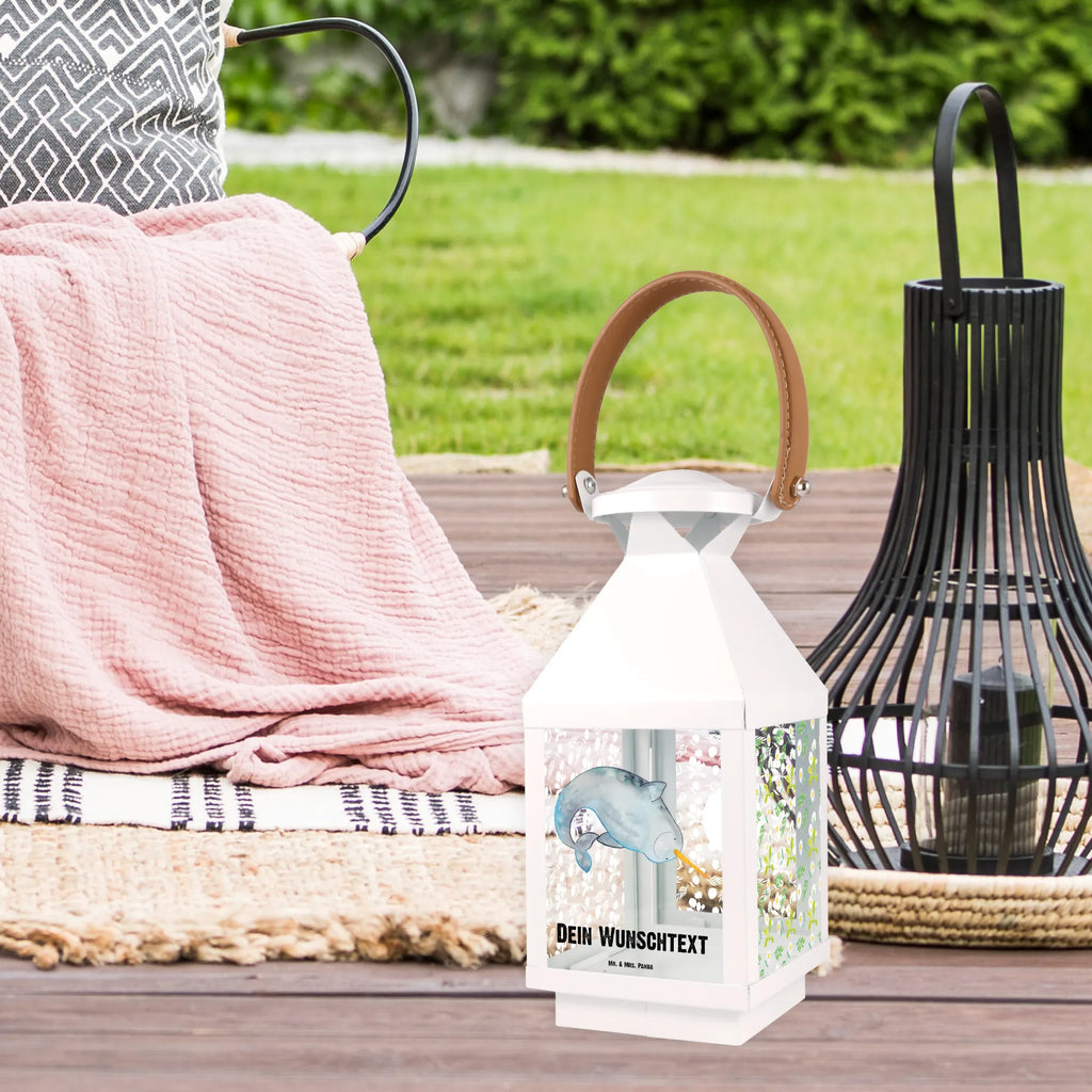 Personalisierte Deko Laterne Narwal Teelichthalter Laterne Mit Wunschname, Holzlaterne Mit Namensdruck, Terrasse-Laterne Mit Wunschnamen, Laterne Deko Mit Namen, Tischlaterne Mit Wunschname, Outdoor-Laterne Mit Wunschname, Spiegelglas-Laterne Mit Namensdruck, LED-Laterne Mit Namensgravur, Maritim-Laterne Mit Wunschname, Stellbare Laterne Mit Namen, Glaslaterne Mit Wunschname, Wetterfeste Laterne Mit Wunschname, Kleine Laterne Mit Namensdruck, Laterne Mit Blumenmotiv Und Wunschname, Romantische Laterne Mit Wunschname, Moderne Laterne Mit Namen, Kerzenlaterne Mit Namensdruck, Rustikale Laterne Mit Namensgravur, Shabby-Chic-Laterne Mit Wunschname, Windlichtlaterne Mit Namensgravur, Metalllaterne Mit Namen, Laterne Mit Sternenmuster Und Namen, Orientalische Laterne Mit Namensdruck, Pastellfarbene Laterne Mit Namensdruck, Weiße Laterne Mit Wunschname, Dekolaterne Mit Wunschname, Gartenlaterne Personalisiert, Klassische Laterne Mit Namensgravur, Minimalistische Laterne Mit Namen, Lichterkettenlaterne Mit Namen, Vintage-Laterne Personalisiert, Innenraum-Laterne Mit Namen, Hängelaterne Deko Mit Namen, XXL-Laterne Mit Wunschname, Personalisierte Deko Laterne, Lichterlaterne Mit Wunschname, Laternen-Set Personalisiert, Beleuchtete Laterne Mit Namen, Deko Laterne Mit Namen, Motivlaterne Mit Namensgravur, Hängelaterne Mit Namensgravur, Landhausstil-Laterne Mit Namen, Laterne Mit Griff Und Wunschname, Laternenwindlicht Mit Namen, Skandinavische Laterne Mit Namen, Meerestiere, Meer, Urlaub, aufräumen, Narwal, Kinderzimmer, Hausfrau, Putzen, Wal, Junggesellin