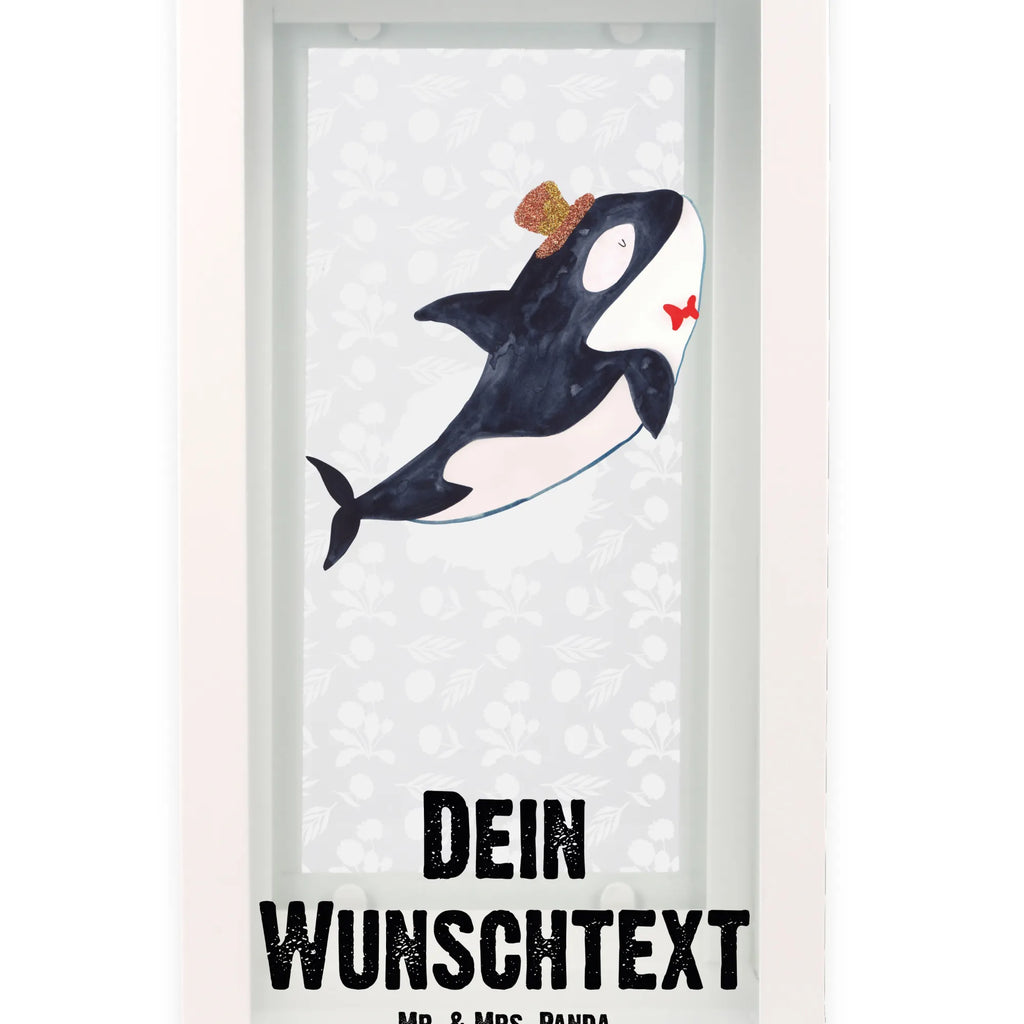 Personalisierte Deko Laterne Orca Zylinder XXL-Laterne Mit Wunschname, Metalllaterne Mit Namen, Teelichthalter Laterne Mit Wunschname, Windlichtlaterne Mit Namensgravur, Laternen-Set Personalisiert, Gartenlaterne Personalisiert, Laterne Deko Mit Namen, Rustikale Laterne Mit Namensgravur, Innenraum-Laterne Mit Namen, Laterne Mit Sternenmuster Und Namen, Laternenwindlicht Mit Namen, Maritim-Laterne Mit Wunschname, Landhausstil-Laterne Mit Namen, Moderne Laterne Mit Namen, Klassische Laterne Mit Namensgravur, Terrasse-Laterne Mit Wunschnamen, Deko Laterne, Holzlaterne Mit Namensdruck, Shabby-Chic-Laterne Mit Wunschname, LED-Laterne Mit Namensgravur, Lichterlaterne Mit Wunschname, Spiegelglas-Laterne Mit Namensdruck, Vintage-Laterne Personalisiert, Motivlaterne Mit Namensgravur, Beleuchtete Laterne Mit Namen, Pastellfarbene Laterne Mit Namensdruck, Kleine Laterne Mit Namensdruck, Hängelaterne Deko Mit Namen, Laterne Mit Blumenmotiv Und Wunschname, Orientalische Laterne Mit Namensdruck, Hängeleuchte, Minimalistische Laterne Mit Namen, Kerzenlaterne Mit Namensdruck, Outdoor-Laterne Mit Wunschname, Skandinavische Laterne Mit Namen, Glaslaterne Mit Wunschname, Tischlaterne Mit Wunschname, Metall Laterne, Deko Laterne Mit Namen, Stellbare Laterne Mit Namen, Lichterkettenlaterne Mit Namen, Personalisierte Deko Laterne, Windlicht, Romantische Laterne Mit Wunschname, Leuchten, Laterne Mit Griff Und Wunschname, Hängelaterne Mit Namensgravur, Dekolaterne Mit Wunschname, Weiße Laterne Mit Wunschname, Wetterfeste Laterne Mit Wunschname, Meer, Urlaub, Meerestiere, Konfetti, Glitzer, Narwal, Orca, Feier, Fest, Geburtstag, Glückwunsch, Glitter, Fete