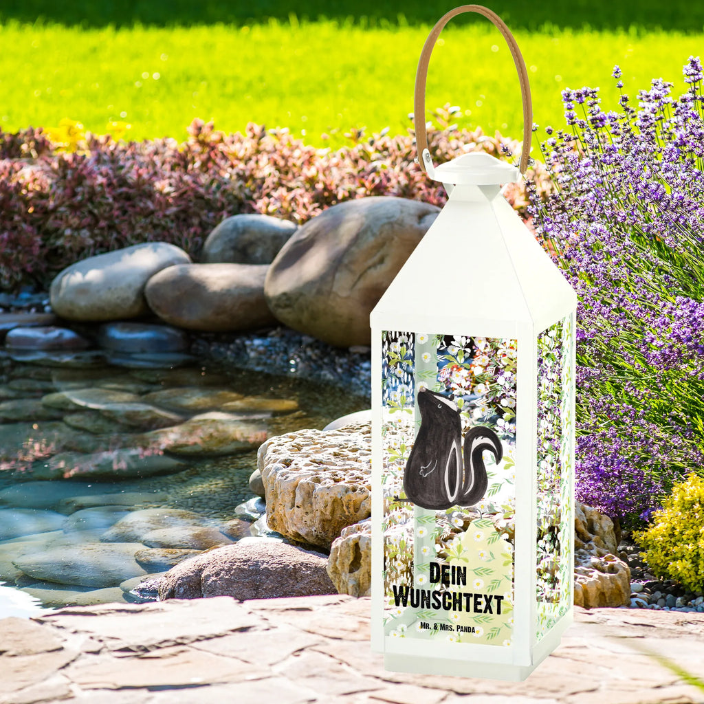 Personalisierte Deko Laterne Stinktier sitzend Leuchten, Klassische Laterne Mit Namensgravur, Motivlaterne Mit Namensgravur, Shabby-Chic-Laterne Mit Wunschname, Hängelaterne Deko Mit Namen, Kerzenlaterne Mit Namensdruck, Holzlaterne Mit Namensdruck, Terrasse-Laterne Mit Wunschnamen, Maritim-Laterne Mit Wunschname, Laterne Mit Sternenmuster Und Namen, Moderne Laterne Mit Namen, Tischlaterne Mit Wunschname, Lichterkettenlaterne Mit Namen, Windlicht, Spiegelglas-Laterne Mit Namensdruck, Wetterfeste Laterne Mit Wunschname, XXL-Laterne Mit Wunschname, Pastellfarbene Laterne Mit Namensdruck, Weiße Laterne Mit Wunschname, Stellbare Laterne Mit Namen, Landhausstil-Laterne Mit Namen, Lichterlaterne Mit Wunschname, Metall Laterne, Rustikale Laterne Mit Namensgravur, Laterne Mit Griff Und Wunschname, Laternenwindlicht Mit Namen, LED-Laterne Mit Namensgravur, Metalllaterne Mit Namen, Minimalistische Laterne Mit Namen, Dekolaterne Mit Wunschname, Personalisierte Deko Laterne, Gartenlaterne Personalisiert, Laterne Mit Blumenmotiv Und Wunschname, Skandinavische Laterne Mit Namen, Hängelaterne Mit Namensgravur, Glaslaterne Mit Wunschname, Romantische Laterne Mit Wunschname, Beleuchtete Laterne Mit Namen, Vintage-Laterne Personalisiert, Laternen-Set Personalisiert, Kleine Laterne Mit Namensdruck, Deko Laterne, Deko Laterne Mit Namen, Outdoor-Laterne Mit Wunschname, Orientalische Laterne Mit Namensdruck, Innenraum-Laterne Mit Namen, Teelichthalter Laterne Mit Wunschname, Hängeleuchte, Laterne Deko Mit Namen, Windlichtlaterne Mit Namensgravur, Stinktier, Skunk, Besserwisser, Stinker, Stinki, Recht, Büro, Wildtier, Raubtier, Spruch