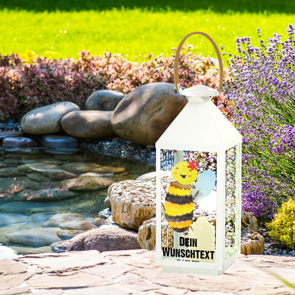 Personalisierte Deko Laterne Biene Happy Hängelaterne Deko Mit Namen, Rustikale Laterne Mit Namensgravur, Holzlaterne Mit Namensdruck, Innenraum-Laterne Mit Namen, Vintage-Laterne Personalisiert, XXL-Laterne Mit Wunschname, Lichterkettenlaterne Mit Namen, Kleine Laterne Mit Namensdruck, Deko Laterne Mit Namen, Romantische Laterne Mit Wunschname, Laterne Mit Griff Und Wunschname, Kerzenlaterne Mit Namensdruck, Laternen-Set Personalisiert, Weiße Laterne Mit Wunschname, Motivlaterne Mit Namensgravur, Shabby-Chic-Laterne Mit Wunschname, Landhausstil-Laterne Mit Namen, Laternenwindlicht Mit Namen, Skandinavische Laterne Mit Namen, Maritim-Laterne Mit Wunschname, Hängelaterne Mit Namensgravur, Laterne Mit Blumenmotiv Und Wunschname, Outdoor-Laterne Mit Wunschname, Spiegelglas-Laterne Mit Namensdruck, Moderne Laterne Mit Namen, LED-Laterne Mit Namensgravur, Beleuchtete Laterne Mit Namen, Orientalische Laterne Mit Namensdruck, Metalllaterne Mit Namen, Gartenlaterne Personalisiert, Personalisierte Deko Laterne, Terrasse-Laterne Mit Wunschnamen, Teelichthalter Laterne Mit Wunschname, Stellbare Laterne Mit Namen, Lichterlaterne Mit Wunschname, Klassische Laterne Mit Namensgravur, Glaslaterne Mit Wunschname, Dekolaterne Mit Wunschname, Pastellfarbene Laterne Mit Namensdruck, Minimalistische Laterne Mit Namen, Wetterfeste Laterne Mit Wunschname, Tischlaterne Mit Wunschname, Laterne Deko Mit Namen, Windlichtlaterne Mit Namensgravur, Laterne Mit Sternenmuster Und Namen, Biene, Wespe, Hummel