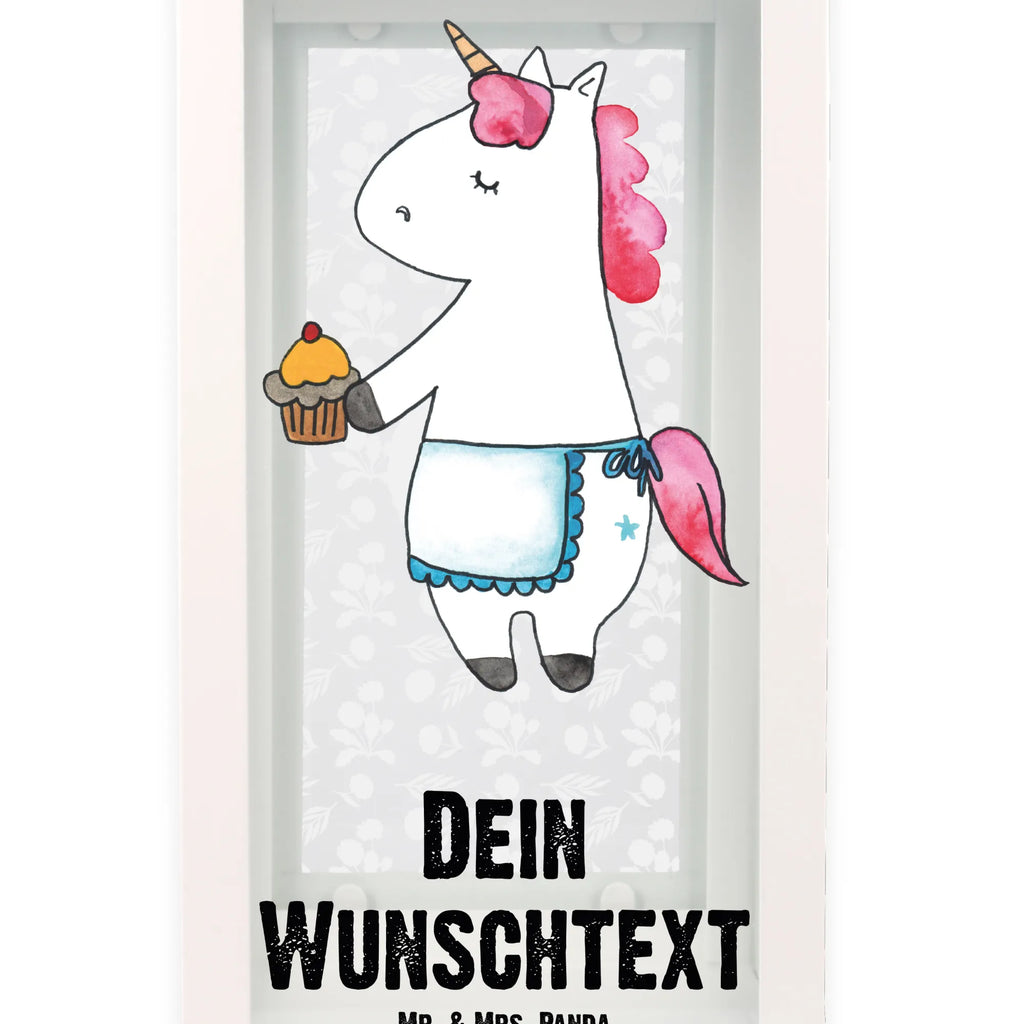 Personalisierte Deko Laterne Einhorn Muffin Beleuchtete Laterne Mit Namen, Lichterlaterne Mit Wunschname, Spiegelglas-Laterne Mit Namensdruck, Glaslaterne Mit Wunschname, Lichterkettenlaterne Mit Namen, Kleine Laterne Mit Namensdruck, Gartenlaterne Personalisiert, Tischlaterne Mit Wunschname, XXL-Laterne Mit Wunschname, Dekolaterne Mit Wunschname, Wetterfeste Laterne Mit Wunschname, Shabby-Chic-Laterne Mit Wunschname, Laterne Mit Sternenmuster Und Namen, Klassische Laterne Mit Namensgravur, Laterne Mit Griff Und Wunschname, Laternen-Set Personalisiert, Stellbare Laterne Mit Namen, Weiße Laterne Mit Wunschname, Personalisierte Deko Laterne, Moderne Laterne Mit Namen, Hängelaterne Mit Namensgravur, Skandinavische Laterne Mit Namen, Terrasse-Laterne Mit Wunschnamen, Pastellfarbene Laterne Mit Namensdruck, LED-Laterne Mit Namensgravur, Windlichtlaterne Mit Namensgravur, Orientalische Laterne Mit Namensdruck, Landhausstil-Laterne Mit Namen, Outdoor-Laterne Mit Wunschname, Motivlaterne Mit Namensgravur, Kerzenlaterne Mit Namensdruck, Rustikale Laterne Mit Namensgravur, Laterne Mit Blumenmotiv Und Wunschname, Deko Laterne Mit Namen, Romantische Laterne Mit Wunschname, Laterne Deko Mit Namen, Maritim-Laterne Mit Wunschname, Laternenwindlicht Mit Namen, Hängelaterne Deko Mit Namen, Teelichthalter Laterne Mit Wunschname, Minimalistische Laterne Mit Namen, Holzlaterne Mit Namensdruck, Innenraum-Laterne Mit Namen, Vintage-Laterne Personalisiert, Metalllaterne Mit Namen, Einhorn, Einhörner, Einhorn Deko, Unicorn, Liebesgrüße, Glückwünsche, Grüße, Geburtstagsgrüße, Kekse, Backen, Geburtstag, Muffin