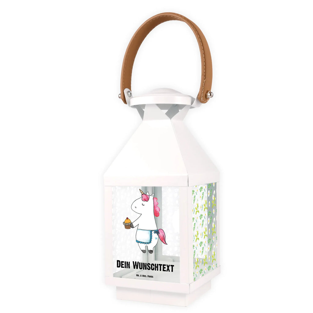 Personalisierte Deko Laterne Einhorn Muffin Beleuchtete Laterne Mit Namen, Lichterlaterne Mit Wunschname, Spiegelglas-Laterne Mit Namensdruck, Glaslaterne Mit Wunschname, Lichterkettenlaterne Mit Namen, Kleine Laterne Mit Namensdruck, Gartenlaterne Personalisiert, Tischlaterne Mit Wunschname, XXL-Laterne Mit Wunschname, Dekolaterne Mit Wunschname, Wetterfeste Laterne Mit Wunschname, Shabby-Chic-Laterne Mit Wunschname, Laterne Mit Sternenmuster Und Namen, Klassische Laterne Mit Namensgravur, Laterne Mit Griff Und Wunschname, Laternen-Set Personalisiert, Stellbare Laterne Mit Namen, Weiße Laterne Mit Wunschname, Personalisierte Deko Laterne, Moderne Laterne Mit Namen, Hängelaterne Mit Namensgravur, Skandinavische Laterne Mit Namen, Terrasse-Laterne Mit Wunschnamen, Pastellfarbene Laterne Mit Namensdruck, LED-Laterne Mit Namensgravur, Windlichtlaterne Mit Namensgravur, Orientalische Laterne Mit Namensdruck, Landhausstil-Laterne Mit Namen, Outdoor-Laterne Mit Wunschname, Motivlaterne Mit Namensgravur, Kerzenlaterne Mit Namensdruck, Rustikale Laterne Mit Namensgravur, Laterne Mit Blumenmotiv Und Wunschname, Deko Laterne Mit Namen, Romantische Laterne Mit Wunschname, Laterne Deko Mit Namen, Maritim-Laterne Mit Wunschname, Laternenwindlicht Mit Namen, Hängelaterne Deko Mit Namen, Teelichthalter Laterne Mit Wunschname, Minimalistische Laterne Mit Namen, Holzlaterne Mit Namensdruck, Innenraum-Laterne Mit Namen, Vintage-Laterne Personalisiert, Metalllaterne Mit Namen, Einhorn, Einhörner, Einhorn Deko, Unicorn, Liebesgrüße, Glückwünsche, Grüße, Geburtstagsgrüße, Kekse, Backen, Geburtstag, Muffin