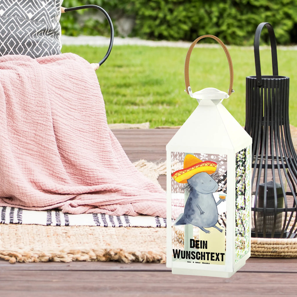Personalisierte Deko Laterne Axolotl Tequila Weiße Laterne Mit Wunschname, Gartenlaterne Personalisiert, Holzlaterne Mit Namensdruck, Personalisierte Deko Laterne, Spiegelglas-Laterne Mit Namensdruck, Tischlaterne Mit Wunschname, Orientalische Laterne Mit Namensdruck, Beleuchtete Laterne Mit Namen, Metalllaterne Mit Namen, Wetterfeste Laterne Mit Wunschname, Laternen-Set Personalisiert, Deko Laterne Mit Namen, Moderne Laterne Mit Namen, Motivlaterne Mit Namensgravur, Kerzenlaterne Mit Namensdruck, Laterne Mit Sternenmuster Und Namen, Minimalistische Laterne Mit Namen, Vintage-Laterne Personalisiert, Lichterlaterne Mit Wunschname, Glaslaterne Mit Wunschname, Outdoor-Laterne Mit Wunschname, Laternenwindlicht Mit Namen, Landhausstil-Laterne Mit Namen, Teelichthalter Laterne Mit Wunschname, Laterne Deko Mit Namen, Romantische Laterne Mit Wunschname, Windlichtlaterne Mit Namensgravur, Skandinavische Laterne Mit Namen, Hängelaterne Deko Mit Namen, Stellbare Laterne Mit Namen, Rustikale Laterne Mit Namensgravur, Terrasse-Laterne Mit Wunschnamen, Pastellfarbene Laterne Mit Namensdruck, Dekolaterne Mit Wunschname, Lichterkettenlaterne Mit Namen, Innenraum-Laterne Mit Namen, Kleine Laterne Mit Namensdruck, Hängelaterne Mit Namensgravur, XXL-Laterne Mit Wunschname, Laterne Mit Griff Und Wunschname, Klassische Laterne Mit Namensgravur, Shabby-Chic-Laterne Mit Wunschname, Maritim-Laterne Mit Wunschname, Laterne Mit Blumenmotiv Und Wunschname, LED-Laterne Mit Namensgravur, Axolotl, Molch, Feuersalamander, Mexiko, Sombrero, Mexico, Lurche, Schwanzlurch, Lurch, Spruch, Axolot, Tequila, Motivation, Feuerdrache, Zitrone