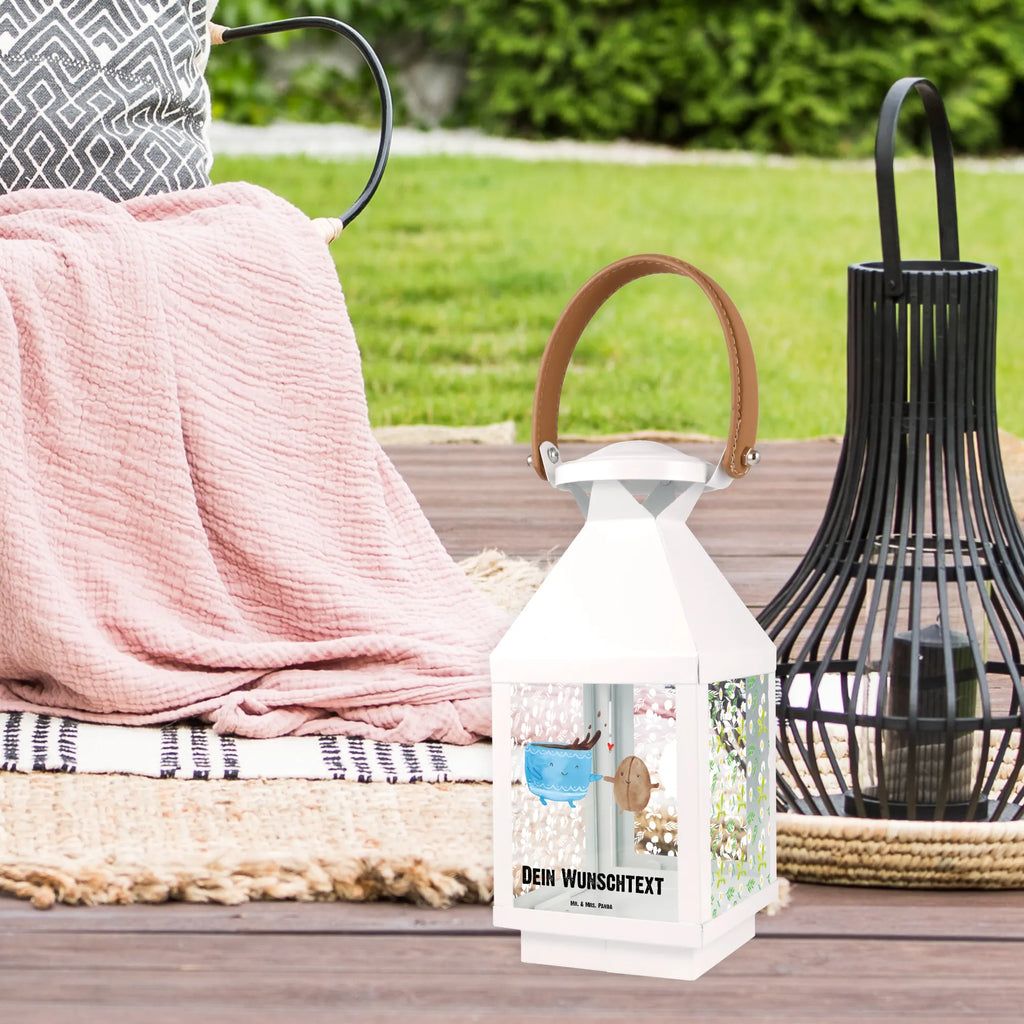 Personalisierte Deko Laterne Kaffee Bohne Stellbare Laterne Mit Namen, Personalisierte Deko Laterne, Wetterfeste Laterne Mit Wunschname, Weiße Laterne Mit Wunschname, Laternenwindlicht Mit Namen, Metalllaterne Mit Namen, Romantische Laterne Mit Wunschname, Hängeleuchte, Innenraum-Laterne Mit Namen, Moderne Laterne Mit Namen, XXL-Laterne Mit Wunschname, Klassische Laterne Mit Namensgravur, Pastellfarbene Laterne Mit Namensdruck, Laterne Mit Griff Und Wunschname, Laterne Deko Mit Namen, Tischlaterne Mit Wunschname, Rustikale Laterne Mit Namensgravur, Leuchten, Spiegelglas-Laterne Mit Namensdruck, Motivlaterne Mit Namensgravur, Hängelaterne Deko Mit Namen, Skandinavische Laterne Mit Namen, Terrasse-Laterne Mit Wunschnamen, Shabby-Chic-Laterne Mit Wunschname, Kleine Laterne Mit Namensdruck, Hängelaterne Mit Namensgravur, Vintage-Laterne Personalisiert, Glaslaterne Mit Wunschname, Windlicht, Kerzenlaterne Mit Namensdruck, Metall Laterne, Teelichthalter Laterne Mit Wunschname, Laterne Mit Sternenmuster Und Namen, Lichterkettenlaterne Mit Namen, Beleuchtete Laterne Mit Namen, Lichterlaterne Mit Wunschname, Minimalistische Laterne Mit Namen, Landhausstil-Laterne Mit Namen, Holzlaterne Mit Namensdruck, Dekolaterne Mit Wunschname, Outdoor-Laterne Mit Wunschname, Orientalische Laterne Mit Namensdruck, Laterne Mit Blumenmotiv Und Wunschname, Maritim-Laterne Mit Wunschname, Deko Laterne Mit Namen, Gartenlaterne Personalisiert, Laternen-Set Personalisiert, Deko Laterne, Windlichtlaterne Mit Namensgravur, LED-Laterne Mit Namensgravur, Lustige Sprüche, Tiere, Tiermotive, Gute Laune, Genuss, Kaffeebohne, Zufriedenheit, Kaffee, Glück