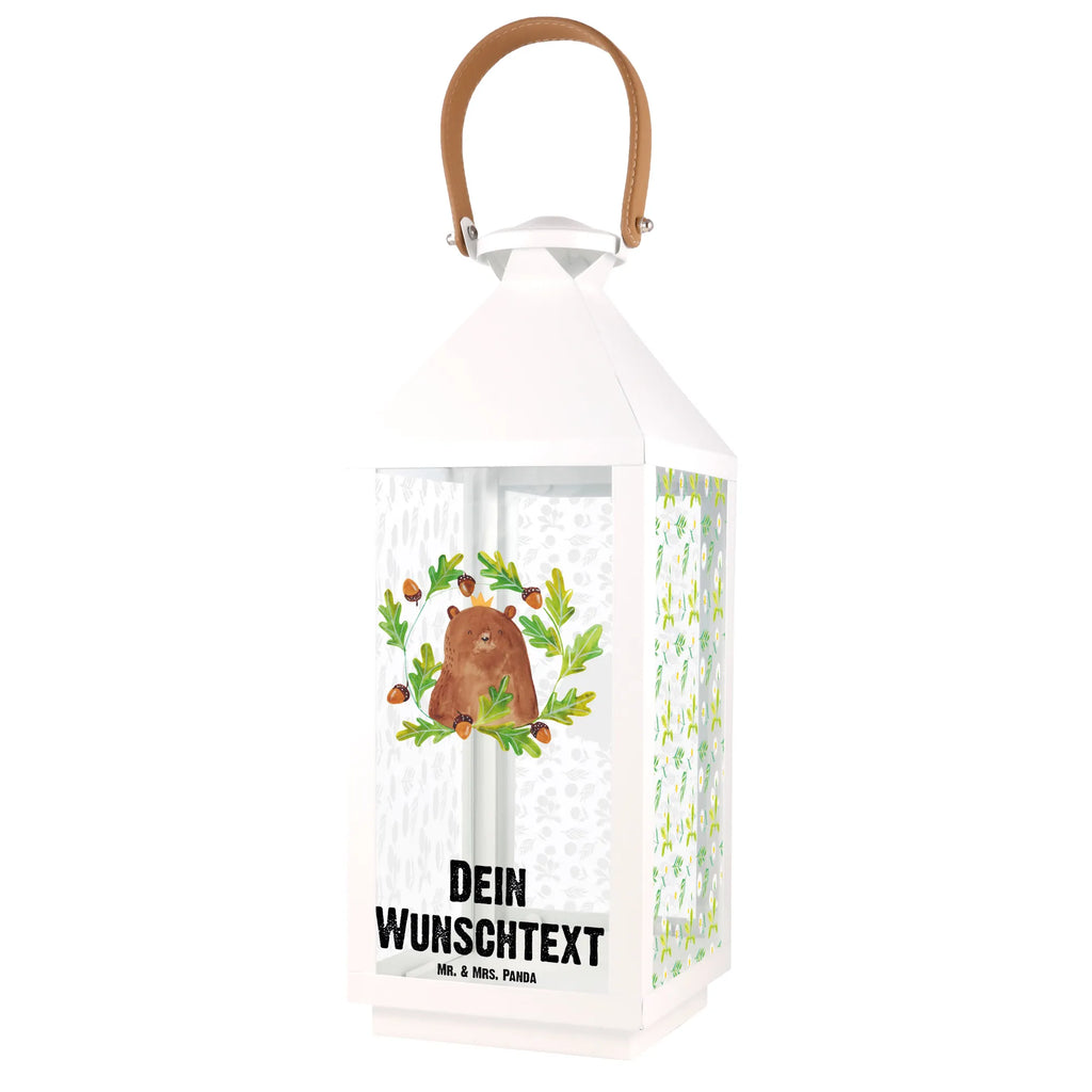 Personalisierte Deko Laterne Bär König Dekolaterne Mit Wunschname, Hängelaterne Mit Namensgravur, Laterne Mit Sternenmuster Und Namen, Personalisierte Deko Laterne, Kleine Laterne Mit Namensdruck, Maritim-Laterne Mit Wunschname, Kerzenlaterne Mit Namensdruck, Teelichthalter Laterne Mit Wunschname, Laternen-Set Personalisiert, XXL-Laterne Mit Wunschname, Minimalistische Laterne Mit Namen, Gartenlaterne Personalisiert, Metalllaterne Mit Namen, LED-Laterne Mit Namensgravur, Rustikale Laterne Mit Namensgravur, Landhausstil-Laterne Mit Namen, Lichterkettenlaterne Mit Namen, Laternenwindlicht Mit Namen, Klassische Laterne Mit Namensgravur, Orientalische Laterne Mit Namensdruck, Weiße Laterne Mit Wunschname, Stellbare Laterne Mit Namen, Leuchten, Innenraum-Laterne Mit Namen, Hängelaterne Deko Mit Namen, Tischlaterne Mit Wunschname, Windlichtlaterne Mit Namensgravur, Terrasse-Laterne Mit Wunschnamen, Moderne Laterne Mit Namen, Beleuchtete Laterne Mit Namen, Laterne Deko Mit Namen, Pastellfarbene Laterne Mit Namensdruck, Romantische Laterne Mit Wunschname, Motivlaterne Mit Namensgravur, Holzlaterne Mit Namensdruck, Vintage-Laterne Personalisiert, Deko Laterne, Spiegelglas-Laterne Mit Namensdruck, Lichterlaterne Mit Wunschname, Shabby-Chic-Laterne Mit Wunschname, Glaslaterne Mit Wunschname, Laterne Mit Blumenmotiv Und Wunschname, Laterne Mit Griff Und Wunschname, Metall Laterne, Wetterfeste Laterne Mit Wunschname, Deko Laterne Mit Namen, Windlicht, Hängeleuchte, Outdoor-Laterne Mit Wunschname, Skandinavische Laterne Mit Namen, Teddy, Bär, Teddybär, Vater, Bester Papa, Weltbester Papa, Bester Vater, Dad, Papi, Daddy, Papa, Vatertag, Papa Bär