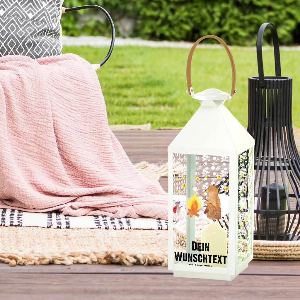Personalisierte Deko Laterne Bär & Marienkäfer Lagerfeuer Windlicht, Outdoor-Laterne Mit Wunschname, Klassische Laterne Mit Namensgravur, Innenraum-Laterne Mit Namen, Rustikale Laterne Mit Namensgravur, Landhausstil-Laterne Mit Namen, Glaslaterne Mit Wunschname, Teelichthalter Laterne Mit Wunschname, Spiegelglas-Laterne Mit Namensdruck, Dekolaterne Mit Wunschname, Kerzenlaterne Mit Namensdruck, Terrasse-Laterne Mit Wunschnamen, Vintage-Laterne Personalisiert, Minimalistische Laterne Mit Namen, Beleuchtete Laterne Mit Namen, Romantische Laterne Mit Wunschname, Gartenlaterne Personalisiert, Lichterkettenlaterne Mit Namen, Laterne Mit Blumenmotiv Und Wunschname, Laterne Mit Sternenmuster Und Namen, Wetterfeste Laterne Mit Wunschname, Orientalische Laterne Mit Namensdruck, Windlichtlaterne Mit Namensgravur, Holzlaterne Mit Namensdruck, Laternen-Set Personalisiert, Shabby-Chic-Laterne Mit Wunschname, Metalllaterne Mit Namen, Deko Laterne, Deko Laterne Mit Namen, Tischlaterne Mit Wunschname, Laterne Mit Griff Und Wunschname, Laterne Deko Mit Namen, Hängeleuchte, LED-Laterne Mit Namensgravur, XXL-Laterne Mit Wunschname, Pastellfarbene Laterne Mit Namensdruck, Laternenwindlicht Mit Namen, Kleine Laterne Mit Namensdruck, Moderne Laterne Mit Namen, Stellbare Laterne Mit Namen, Leuchten, Hängelaterne Mit Namensgravur, Metall Laterne, Maritim-Laterne Mit Wunschname, Personalisierte Deko Laterne, Weiße Laterne Mit Wunschname, Lichterlaterne Mit Wunschname, Hängelaterne Deko Mit Namen, Skandinavische Laterne Mit Namen, Motivlaterne Mit Namensgravur, Teddy, Bär, Teddybär, Lagerfeuer