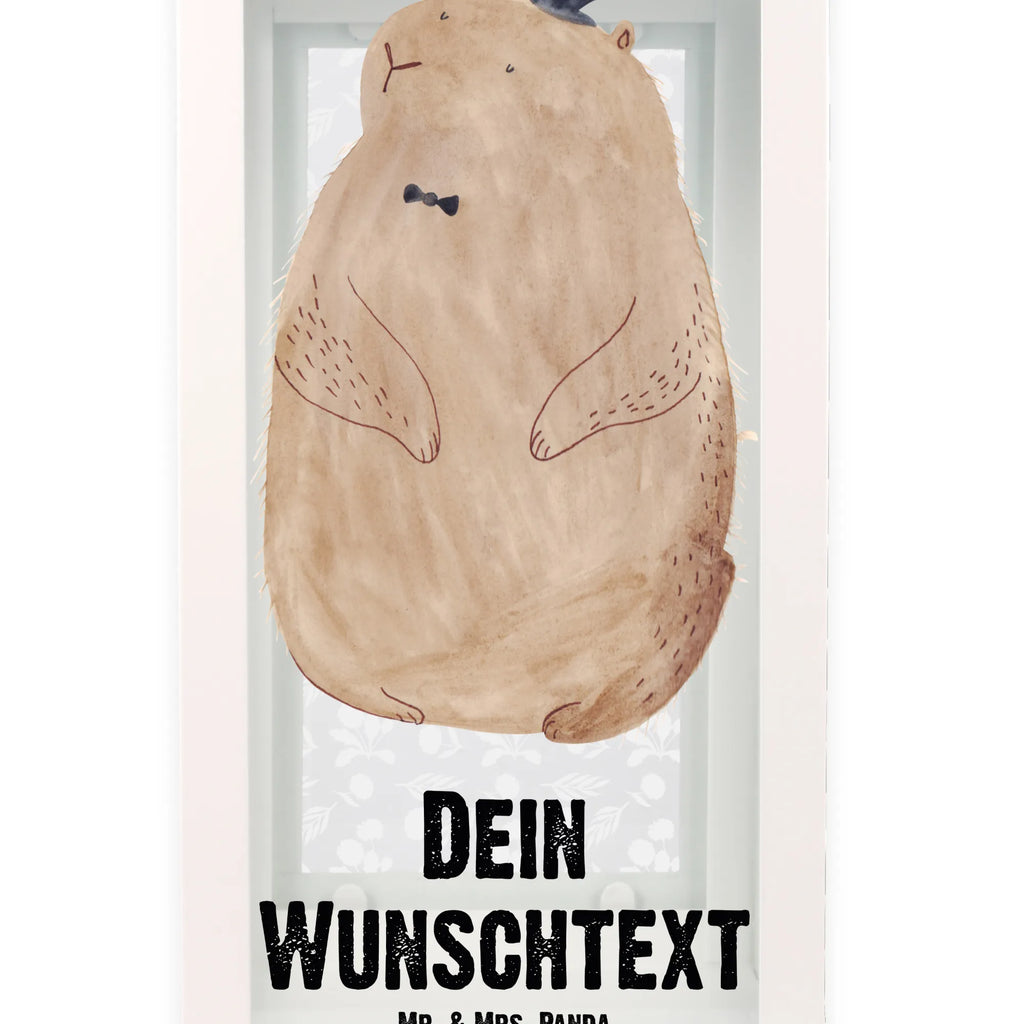 Personalisierte Deko Laterne Murmeltier Orientalische Laterne Mit Namensdruck, Hängelaterne Deko Mit Namen, Wetterfeste Laterne Mit Wunschname, Dekolaterne Mit Wunschname, Lichterlaterne Mit Wunschname, Personalisierte Deko Laterne, Outdoor-Laterne Mit Wunschname, Glaslaterne Mit Wunschname, Laterne Mit Blumenmotiv Und Wunschname, Holzlaterne Mit Namensdruck, Lichterkettenlaterne Mit Namen, Windlichtlaterne Mit Namensgravur, Beleuchtete Laterne Mit Namen, Laternen-Set Personalisiert, Rustikale Laterne Mit Namensgravur, Hängelaterne Mit Namensgravur, Skandinavische Laterne Mit Namen, Innenraum-Laterne Mit Namen, Laterne Deko Mit Namen, Kleine Laterne Mit Namensdruck, LED-Laterne Mit Namensgravur, Motivlaterne Mit Namensgravur, Metalllaterne Mit Namen, Gartenlaterne Personalisiert, Laterne Mit Griff Und Wunschname, Romantische Laterne Mit Wunschname, Spiegelglas-Laterne Mit Namensdruck, Kerzenlaterne Mit Namensdruck, Tischlaterne Mit Wunschname, Laterne Mit Sternenmuster Und Namen, Vintage-Laterne Personalisiert, Deko Laterne Mit Namen, Maritim-Laterne Mit Wunschname, Landhausstil-Laterne Mit Namen, Stellbare Laterne Mit Namen, Pastellfarbene Laterne Mit Namensdruck, Teelichthalter Laterne Mit Wunschname, Weiße Laterne Mit Wunschname, Moderne Laterne Mit Namen, XXL-Laterne Mit Wunschname, Laternenwindlicht Mit Namen, Klassische Laterne Mit Namensgravur, Terrasse-Laterne Mit Wunschnamen, Minimalistische Laterne Mit Namen, Shabby-Chic-Laterne Mit Wunschname, Tiermotive, Gute Laune, lustige Sprüche, Tiere, Anstand, Respekt, Murmeltier, Fröhlichkeit, Knigge, Freundlichkeit