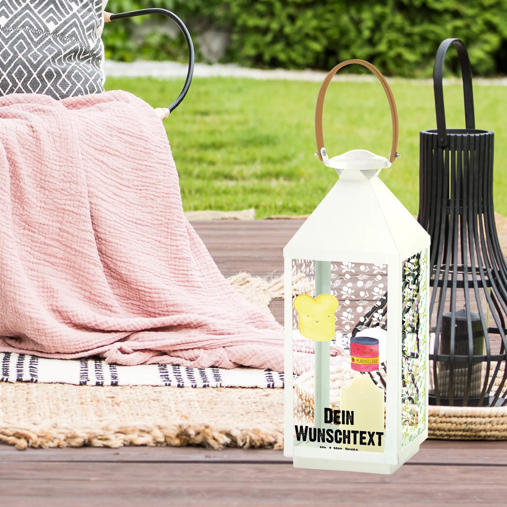 Personalisierte Deko Laterne Toast & Marmelade Shabby-Chic-Laterne Mit Wunschname, Stellbare Laterne Mit Namen, Motivlaterne Mit Namensgravur, Orientalische Laterne Mit Namensdruck, Tischlaterne Mit Wunschname, Outdoor-Laterne Mit Wunschname, Gartenlaterne Personalisiert, Deko Laterne Mit Namen, Maritim-Laterne Mit Wunschname, Laternenwindlicht Mit Namen, Pastellfarbene Laterne Mit Namensdruck, Teelichthalter Laterne Mit Wunschname, Klassische Laterne Mit Namensgravur, Weiße Laterne Mit Wunschname, Hängeleuchte, Laterne Mit Sternenmuster Und Namen, Landhausstil-Laterne Mit Namen, Holzlaterne Mit Namensdruck, Hängelaterne Deko Mit Namen, LED-Laterne Mit Namensgravur, Minimalistische Laterne Mit Namen, Moderne Laterne Mit Namen, Laternen-Set Personalisiert, Leuchten, Metall Laterne, Skandinavische Laterne Mit Namen, Vintage-Laterne Personalisiert, Lichterlaterne Mit Wunschname, Romantische Laterne Mit Wunschname, Windlicht, Dekolaterne Mit Wunschname, Laterne Mit Griff Und Wunschname, Terrasse-Laterne Mit Wunschnamen, Hängelaterne Mit Namensgravur, Glaslaterne Mit Wunschname, Lichterkettenlaterne Mit Namen, Innenraum-Laterne Mit Namen, Spiegelglas-Laterne Mit Namensdruck, Windlichtlaterne Mit Namensgravur, Kerzenlaterne Mit Namensdruck, XXL-Laterne Mit Wunschname, Beleuchtete Laterne Mit Namen, Kleine Laterne Mit Namensdruck, Deko Laterne, Laterne Mit Blumenmotiv Und Wunschname, Metalllaterne Mit Namen, Wetterfeste Laterne Mit Wunschname, Personalisierte Deko Laterne, Laterne Deko Mit Namen, Rustikale Laterne Mit Namensgravur, Lustige Sprüche, Tiere, Tiermotive, Gute Laune, Brot, Frühstück Einladung, Marmelade, Küche Spruch, Toastbrot, Süße Postkarte, Dreamteam, Toast, Süß, Küche Deko