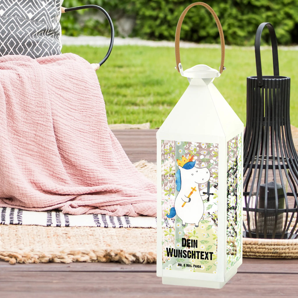 Personalisierte Deko Laterne Einhorn König mit Schwert Metalllaterne Mit Namen, Moderne Laterne Mit Namen, Dekolaterne Mit Wunschname, Tischlaterne Mit Wunschname, Metall Laterne, Windlicht, Motivlaterne Mit Namensgravur, Weiße Laterne Mit Wunschname, Laterne Mit Griff Und Wunschname, LED-Laterne Mit Namensgravur, Shabby-Chic-Laterne Mit Wunschname, Holzlaterne Mit Namensdruck, Hängelaterne Deko Mit Namen, Windlichtlaterne Mit Namensgravur, Outdoor-Laterne Mit Wunschname, Romantische Laterne Mit Wunschname, Teelichthalter Laterne Mit Wunschname, Glaslaterne Mit Wunschname, Pastellfarbene Laterne Mit Namensdruck, Rustikale Laterne Mit Namensgravur, Minimalistische Laterne Mit Namen, Kleine Laterne Mit Namensdruck, Deko Laterne, Laterne Mit Sternenmuster Und Namen, Kerzenlaterne Mit Namensdruck, Laternenwindlicht Mit Namen, Terrasse-Laterne Mit Wunschnamen, Gartenlaterne Personalisiert, Hängeleuchte, Wetterfeste Laterne Mit Wunschname, Lichterkettenlaterne Mit Namen, Hängelaterne Mit Namensgravur, Maritim-Laterne Mit Wunschname, XXL-Laterne Mit Wunschname, Stellbare Laterne Mit Namen, Leuchten, Personalisierte Deko Laterne, Innenraum-Laterne Mit Namen, Spiegelglas-Laterne Mit Namensdruck, Skandinavische Laterne Mit Namen, Deko Laterne Mit Namen, Landhausstil-Laterne Mit Namen, Klassische Laterne Mit Namensgravur, Beleuchtete Laterne Mit Namen, Vintage-Laterne Personalisiert, Laterne Deko Mit Namen, Lichterlaterne Mit Wunschname, Laterne Mit Blumenmotiv Und Wunschname, Orientalische Laterne Mit Namensdruck, Laternen-Set Personalisiert, Unicorn, Einhorn, Einhörner, Einhorn Deko, Ritter, Mittelalter, König