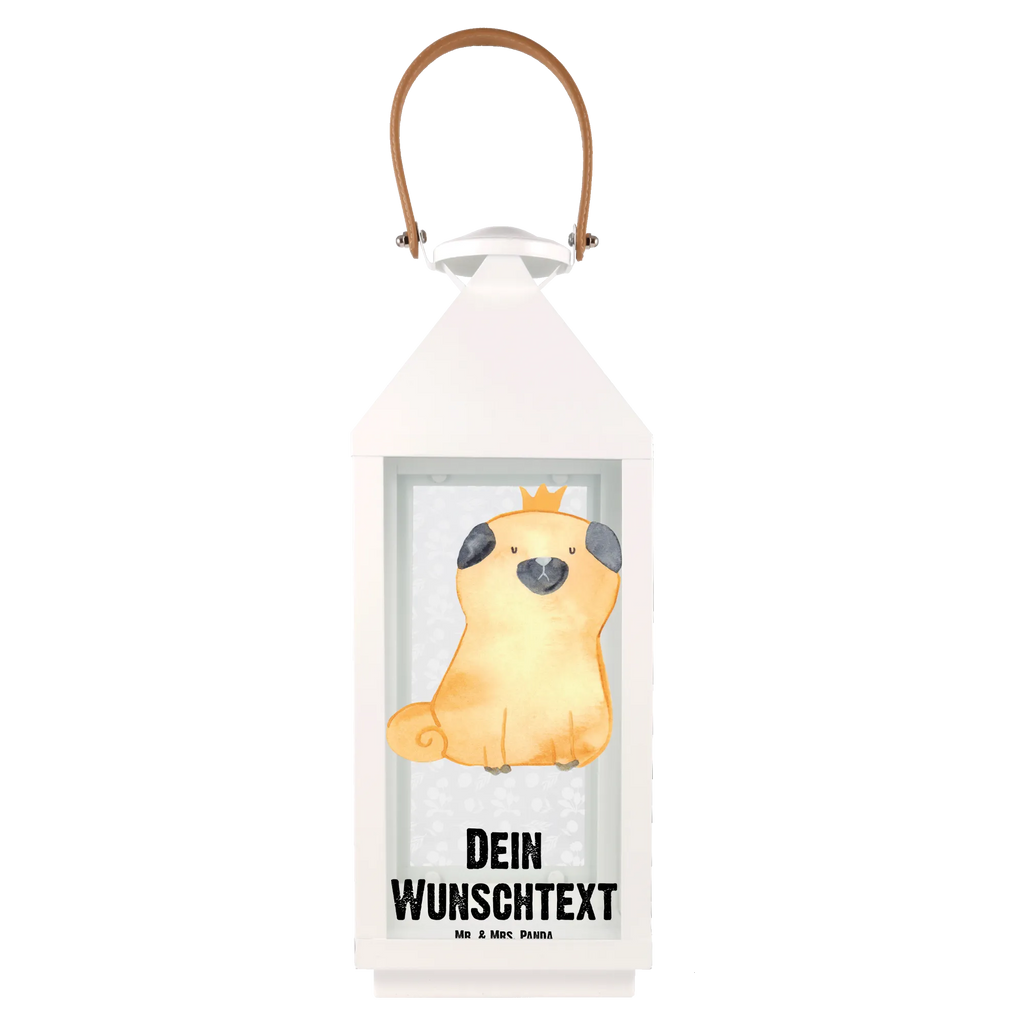 Personalisierte Deko Laterne Mops Krone Pastellfarbene Laterne Mit Namensdruck, Minimalistische Laterne Mit Namen, Spiegelglas-Laterne Mit Namensdruck, Glaslaterne Mit Wunschname, Teelichthalter Laterne Mit Wunschname, Metall Laterne, Wetterfeste Laterne Mit Wunschname, Windlicht, Terrasse-Laterne Mit Wunschnamen, Romantische Laterne Mit Wunschname, XXL-Laterne Mit Wunschname, Deko Laterne, Windlichtlaterne Mit Namensgravur, Laterne Mit Griff Und Wunschname, Motivlaterne Mit Namensgravur, Shabby-Chic-Laterne Mit Wunschname, Tischlaterne Mit Wunschname, Deko Laterne Mit Namen, Weiße Laterne Mit Wunschname, Vintage-Laterne Personalisiert, Holzlaterne Mit Namensdruck, Laterne Deko Mit Namen, Outdoor-Laterne Mit Wunschname, Stellbare Laterne Mit Namen, Skandinavische Laterne Mit Namen, Hängeleuchte, Laterne Mit Sternenmuster Und Namen, Lichterkettenlaterne Mit Namen, Innenraum-Laterne Mit Namen, Moderne Laterne Mit Namen, Dekolaterne Mit Wunschname, Kleine Laterne Mit Namensdruck, Landhausstil-Laterne Mit Namen, Beleuchtete Laterne Mit Namen, Personalisierte Deko Laterne, Hängelaterne Deko Mit Namen, Maritim-Laterne Mit Wunschname, LED-Laterne Mit Namensgravur, Kerzenlaterne Mit Namensdruck, Klassische Laterne Mit Namensgravur, Laterne Mit Blumenmotiv Und Wunschname, Metalllaterne Mit Namen, Orientalische Laterne Mit Namensdruck, Leuchten, Laternen-Set Personalisiert, Lichterlaterne Mit Wunschname, Laternenwindlicht Mit Namen, Rustikale Laterne Mit Namensgravur, Gartenlaterne Personalisiert, Hängelaterne Mit Namensgravur, Sprüche, Hund, Hunderasse, Hundebesitzer, Hundemotiv, Haustier, Tierliebhaber, Lustig, Hausregel, Hundebesitzer. Spruch, Allergisch, Kinderlos, Mops