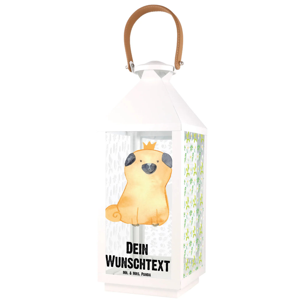 Personalisierte Deko Laterne Mops Krone Pastellfarbene Laterne Mit Namensdruck, Minimalistische Laterne Mit Namen, Spiegelglas-Laterne Mit Namensdruck, Glaslaterne Mit Wunschname, Teelichthalter Laterne Mit Wunschname, Metall Laterne, Wetterfeste Laterne Mit Wunschname, Windlicht, Terrasse-Laterne Mit Wunschnamen, Romantische Laterne Mit Wunschname, XXL-Laterne Mit Wunschname, Deko Laterne, Windlichtlaterne Mit Namensgravur, Laterne Mit Griff Und Wunschname, Motivlaterne Mit Namensgravur, Shabby-Chic-Laterne Mit Wunschname, Tischlaterne Mit Wunschname, Deko Laterne Mit Namen, Weiße Laterne Mit Wunschname, Vintage-Laterne Personalisiert, Holzlaterne Mit Namensdruck, Laterne Deko Mit Namen, Outdoor-Laterne Mit Wunschname, Stellbare Laterne Mit Namen, Skandinavische Laterne Mit Namen, Hängeleuchte, Laterne Mit Sternenmuster Und Namen, Lichterkettenlaterne Mit Namen, Innenraum-Laterne Mit Namen, Moderne Laterne Mit Namen, Dekolaterne Mit Wunschname, Kleine Laterne Mit Namensdruck, Landhausstil-Laterne Mit Namen, Beleuchtete Laterne Mit Namen, Personalisierte Deko Laterne, Hängelaterne Deko Mit Namen, Maritim-Laterne Mit Wunschname, LED-Laterne Mit Namensgravur, Kerzenlaterne Mit Namensdruck, Klassische Laterne Mit Namensgravur, Laterne Mit Blumenmotiv Und Wunschname, Metalllaterne Mit Namen, Orientalische Laterne Mit Namensdruck, Leuchten, Laternen-Set Personalisiert, Lichterlaterne Mit Wunschname, Laternenwindlicht Mit Namen, Rustikale Laterne Mit Namensgravur, Gartenlaterne Personalisiert, Hängelaterne Mit Namensgravur, Sprüche, Hund, Hunderasse, Hundebesitzer, Hundemotiv, Haustier, Tierliebhaber, Lustig, Hausregel, Hundebesitzer. Spruch, Allergisch, Kinderlos, Mops