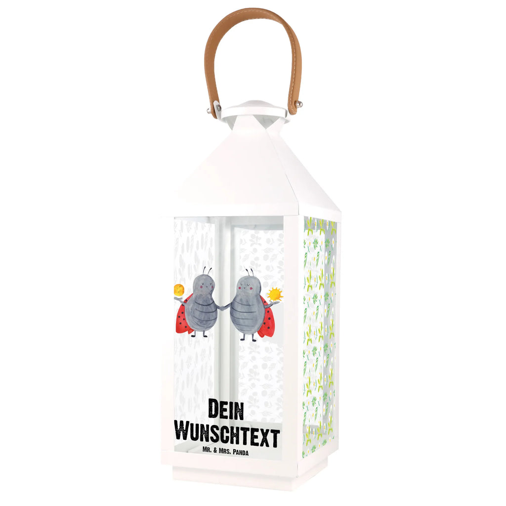 Personalisierte Deko Laterne Sternzeichen Zwilling Outdoor-Laterne Mit Wunschname, Kleine Laterne Mit Namensdruck, Minimalistische Laterne Mit Namen, Pastellfarbene Laterne Mit Namensdruck, Laterne Mit Sternenmuster Und Namen, Weiße Laterne Mit Wunschname, Deko Laterne Mit Namen, Gartenlaterne Personalisiert, XXL-Laterne Mit Wunschname, Tischlaterne Mit Wunschname, Windlicht, Beleuchtete Laterne Mit Namen, Dekolaterne Mit Wunschname, Metalllaterne Mit Namen, Glaslaterne Mit Wunschname, Landhausstil-Laterne Mit Namen, Hängelaterne Mit Namensgravur, Laternen-Set Personalisiert, LED-Laterne Mit Namensgravur, Laterne Mit Blumenmotiv Und Wunschname, Klassische Laterne Mit Namensgravur, Personalisierte Deko Laterne, Rustikale Laterne Mit Namensgravur, Laternenwindlicht Mit Namen, Innenraum-Laterne Mit Namen, Shabby-Chic-Laterne Mit Wunschname, Spiegelglas-Laterne Mit Namensdruck, Laterne Mit Griff Und Wunschname, Windlichtlaterne Mit Namensgravur, Teelichthalter Laterne Mit Wunschname, Lichterlaterne Mit Wunschname, Terrasse-Laterne Mit Wunschnamen, Kerzenlaterne Mit Namensdruck, Romantische Laterne Mit Wunschname, Skandinavische Laterne Mit Namen, Hängeleuchte, Laterne Deko Mit Namen, Metall Laterne, Maritim-Laterne Mit Wunschname, Vintage-Laterne Personalisiert, Hängelaterne Deko Mit Namen, Motivlaterne Mit Namensgravur, Lichterkettenlaterne Mit Namen, Moderne Laterne Mit Namen, Orientalische Laterne Mit Namensdruck, Deko Laterne, Wetterfeste Laterne Mit Wunschname, Holzlaterne Mit Namensdruck, Stellbare Laterne Mit Namen, Leuchten, Sternzeichen, Tierkreiszeichen, Horoskop, Astrologie, Aszendent, Zwillingsbruder, Zwilling Sternzeichen, Geburtstag Mai, Zwilling Geschenk, Zwillinge, Geschenk Juni, Glückskäfer, Geschenk Mai, Zwillingsschwester, Marienkäfer