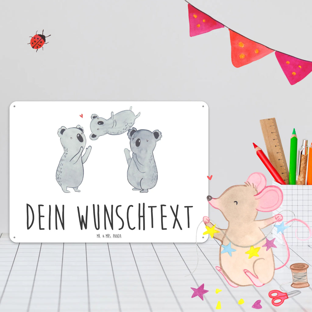 Personalisiertes Blechschild Koalas Feiern Blechschild Zum Hinstellen Mit Wunschtext, Metallschild Mit Namen, Blechschild Mit Namen, Wandschild Metall Personalisiert, Blechschild Für Freunde Mit Text, Personalisierbares Blechschild, Design Blechschild Mit Wunschtext, Vintage Blechschild Mit Wunschtext, Blechschild Zum Aufhängen Mit Text, Kleines Blechschild Mit Namen, Blechschild Für Küche Mit Wunschtext, Spruchschild Metall Personalisiert, Geschenk Blechschild Mit Text, Blechschild Für Balkon Mit Wunschtext, Großes Blechschild Personalisiert, Blechschild Handgemacht Mit Namen, Lustiges Blechschild Mit Namen, Blechschild Für Garten Mit Text, Blechschild Personalisiert, Blechschild Für Männer Mit Wunschtext, Dekoschild Metall Mit Gravur, Wanddeko Blechschild Personalisiert, Blechschild Für Frauen Mit Namen, Retro Blechschild Mit Namen, Türschild Mit Namen, Blechschild Mit Wunschtext, Blechschild Für Wohnzimmer Mit Namen, Metallschild Mit Wunschtext, Blechschild Mit Spruch Und Namen, Nostalgieschild Mit Wunschtext, Geschenk, Geburtstagsgeschenk, Geburtstag, Koala, Liebe, Kind, Herz, Familie, Eltern