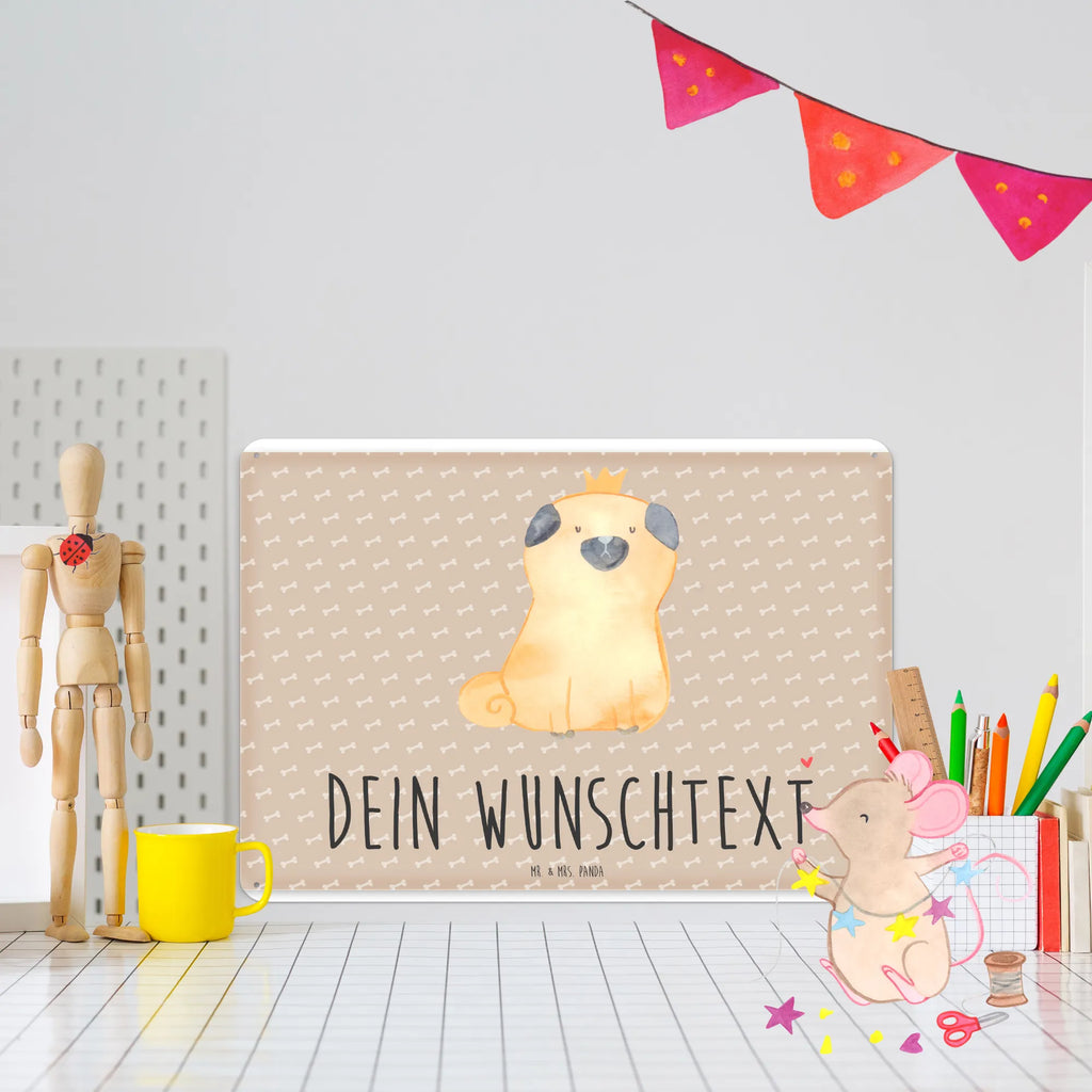 Personalisiertes Blechschild Mops Krone Lustiges Blechschild Mit Namen, Blechschild Mit Wunschtext, Design Blechschild Mit Wunschtext, Personalisierbares Blechschild, Blechschild Für Männer Mit Wunschtext, Blechschild Mit Namen, Blechschild Für Garten Mit Text, Blechschild Personalisiert, Kleines Blechschild Mit Namen, Großes Blechschild Personalisiert, Retro Blechschild Mit Namen, Nostalgieschild Mit Wunschtext, Blechschild Zum Aufhängen Mit Text, Blechschild Mit Spruch Und Namen, Dekoschild Metall Mit Gravur, Wanddeko Blechschild Personalisiert, Metallschild Mit Namen, Blechschild Für Küche Mit Wunschtext, Blechschild Für Balkon Mit Wunschtext, Blechschild Handgemacht Mit Namen, Vintage Blechschild Mit Wunschtext, Wandschild Metall Personalisiert, Türschild Mit Namen, Geschenk Blechschild Mit Text, Blechschild Für Frauen Mit Namen, Metallschild Mit Wunschtext, Blechschild Für Wohnzimmer Mit Namen, Spruchschild Metall Personalisiert, Blechschild Für Freunde Mit Text, Blechschild Zum Hinstellen Mit Wunschtext, Hunderasse, Hundebesitzer, Tierliebhaber, Hund, Sprüche, Haustier, Hundemotiv, Allergisch, Lustig, Mops, Hausregel, Kinderlos, Hundebesitzer. Spruch