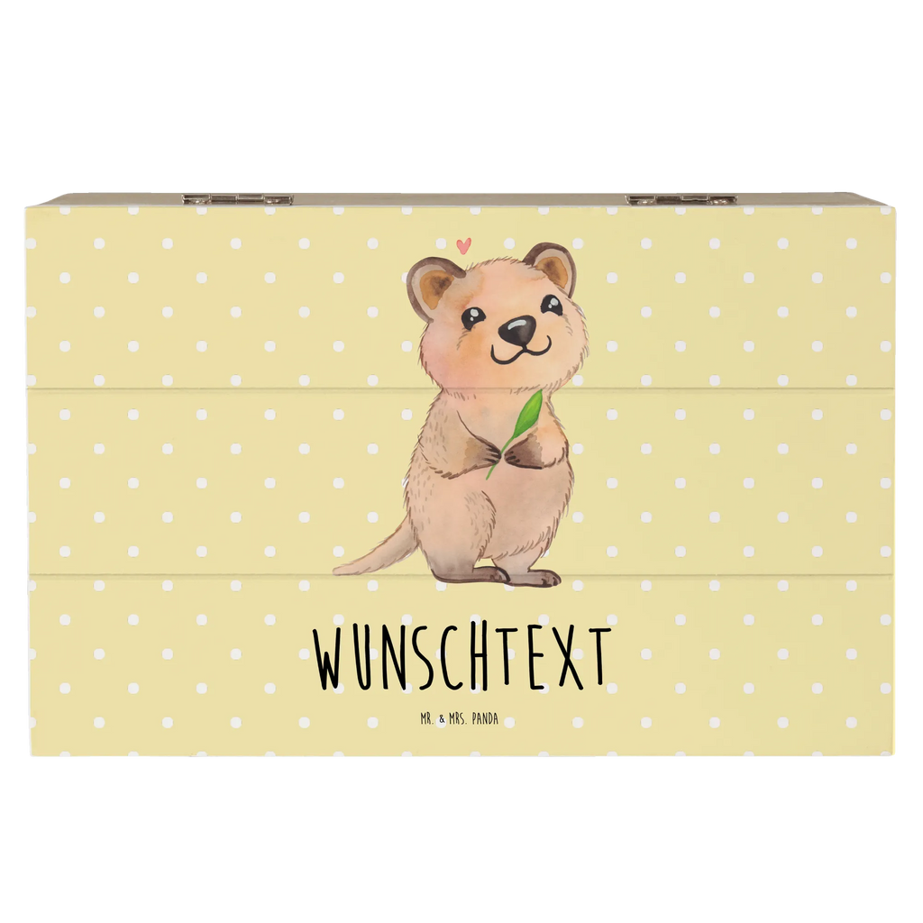 Personalisierte Holzkiste Quokka Happy Aufbewahrungsbox Personalisiert, Schatzkiste mit Namen, Holzkiste Personalisiert, Schatzkiste Personalisiert, Truhe Personalisiert, Aufbewahrungsbox mit Namen, mit Namen, Kiste mit Namen, Holzkiste mit Namen, Dekokiste Personalisiert, Dekokiste mit Namen, Erinnerungsbox mit Namen, Erinnerungskiste Personalisiert, GEschenkdose Personalisiert, Kiste Personalisiert, Truhe mit Namen, Erinnerungsbox Personalisiert, Schatulle Personalisiert, Geschenkbox Personalisiert, Schatulle mit Namen, Lustige Sprüche, Tiere, Tiermotive, Gute Laune, Dinge Erledigen, Quokka, Aufschieberitis, Lustiger Spruch, Niedliches Tier, Verschieben
