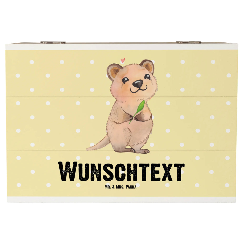 Personalisierte Holzkiste Quokka Happy Aufbewahrungsbox Personalisiert, Schatzkiste mit Namen, Holzkiste Personalisiert, Schatzkiste Personalisiert, Truhe Personalisiert, Aufbewahrungsbox mit Namen, mit Namen, Kiste mit Namen, Holzkiste mit Namen, Dekokiste Personalisiert, Dekokiste mit Namen, Erinnerungsbox mit Namen, Erinnerungskiste Personalisiert, GEschenkdose Personalisiert, Kiste Personalisiert, Truhe mit Namen, Erinnerungsbox Personalisiert, Schatulle Personalisiert, Geschenkbox Personalisiert, Schatulle mit Namen, Lustige Sprüche, Tiere, Tiermotive, Gute Laune, Dinge Erledigen, Quokka, Aufschieberitis, Lustiger Spruch, Niedliches Tier, Verschieben