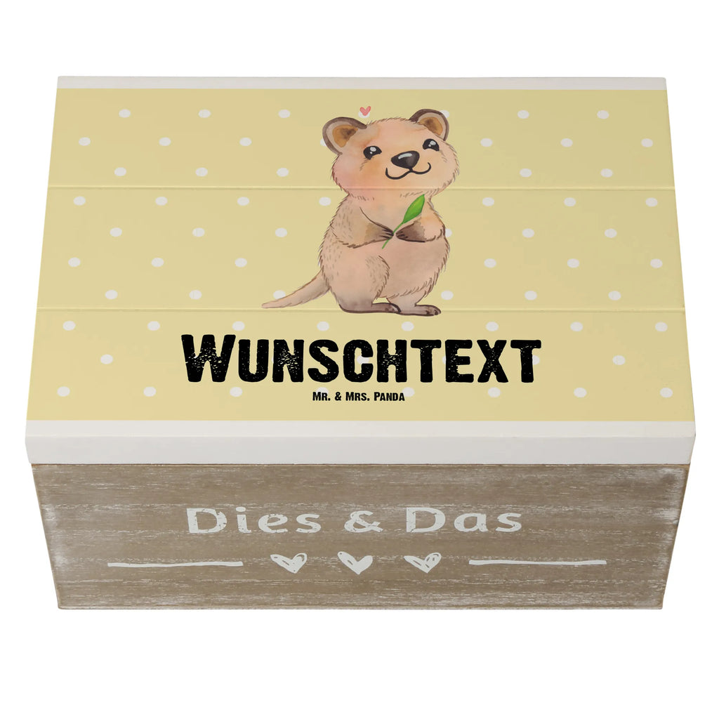Personalisierte Holzkiste Quokka Happy Aufbewahrungsbox Personalisiert, Schatzkiste mit Namen, Holzkiste Personalisiert, Schatzkiste Personalisiert, Truhe Personalisiert, Aufbewahrungsbox mit Namen, mit Namen, Kiste mit Namen, Holzkiste mit Namen, Dekokiste Personalisiert, Dekokiste mit Namen, Erinnerungsbox mit Namen, Erinnerungskiste Personalisiert, GEschenkdose Personalisiert, Kiste Personalisiert, Truhe mit Namen, Erinnerungsbox Personalisiert, Schatulle Personalisiert, Geschenkbox Personalisiert, Schatulle mit Namen, Lustige Sprüche, Tiere, Tiermotive, Gute Laune, Dinge Erledigen, Quokka, Aufschieberitis, Lustiger Spruch, Niedliches Tier, Verschieben