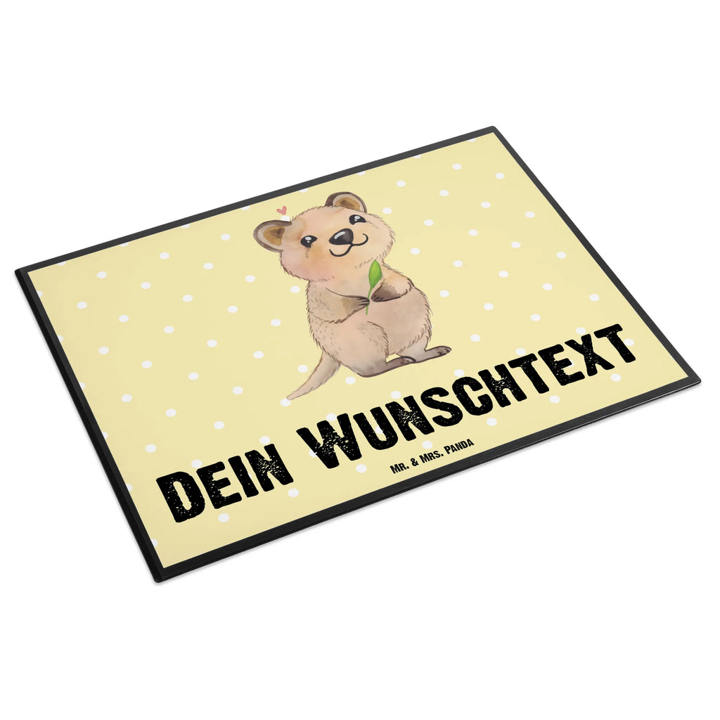 Personalisierte Schreibtischunterlage Quokka Happy Selbst gestalten, Namensaufdruck, Schreibtischauflage mit Namen, Schreibunterlage mit Namen, Personalisierte Schreibtischauflage, Schreibtisch Unterlagen mit Namen, Personalisierte Schreibtisch Unterlagen, Namenspersonalisierung, Personalisierte Schreibunterlage, Tiermotive, Gute Laune, lustige Sprüche, Tiere, Lustiger Spruch, Niedliches Tier, Aufschieberitis, Verschieben, Dinge erledigen, Quokka