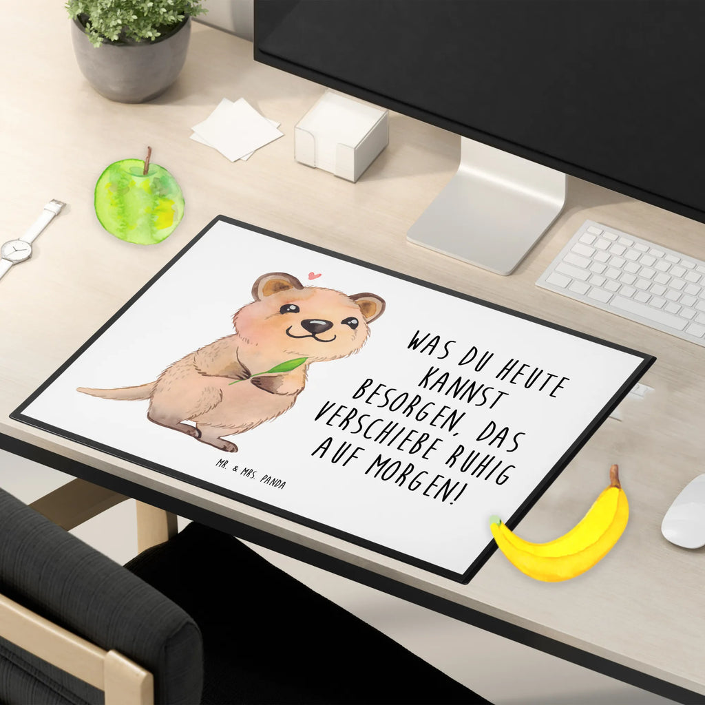 Schreibtischunterlage Quokka Happy Bürobedarf, Schreibtisch Unterlagen, Schreibtischunterlage Groß, Schreibtischauflage, Büroartikel, Schreibwaren, Schreibunterlage, Tiermotive, Gute Laune, lustige Sprüche, Tiere, Niedliches Tier, Dinge erledigen, Verschieben, Aufschieberitis, Lustiger Spruch, Quokka