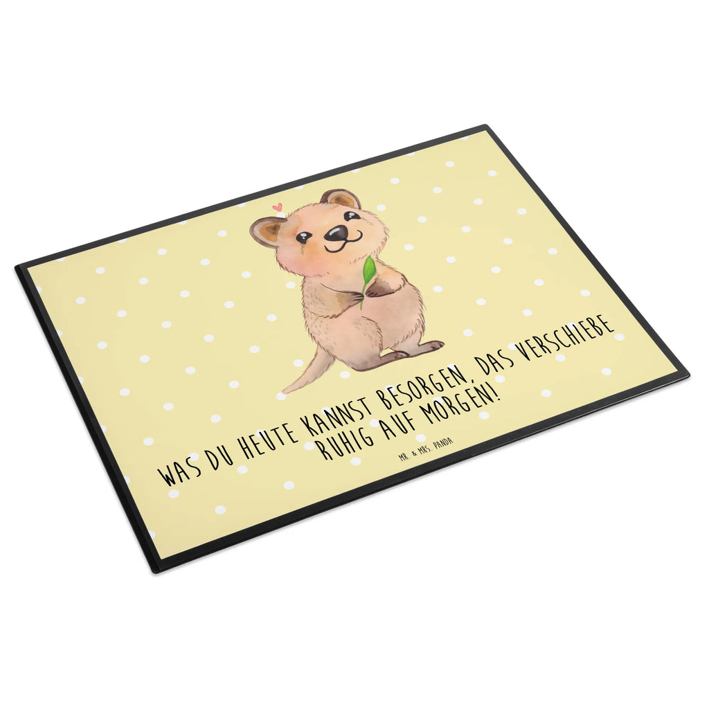 Schreibtischunterlage Quokka Happy Bürobedarf, Schreibtisch Unterlagen, Schreibtischunterlage Groß, Schreibtischauflage, Büroartikel, Schreibwaren, Schreibunterlage, Tiermotive, Gute Laune, lustige Sprüche, Tiere, Niedliches Tier, Dinge erledigen, Verschieben, Aufschieberitis, Lustiger Spruch, Quokka