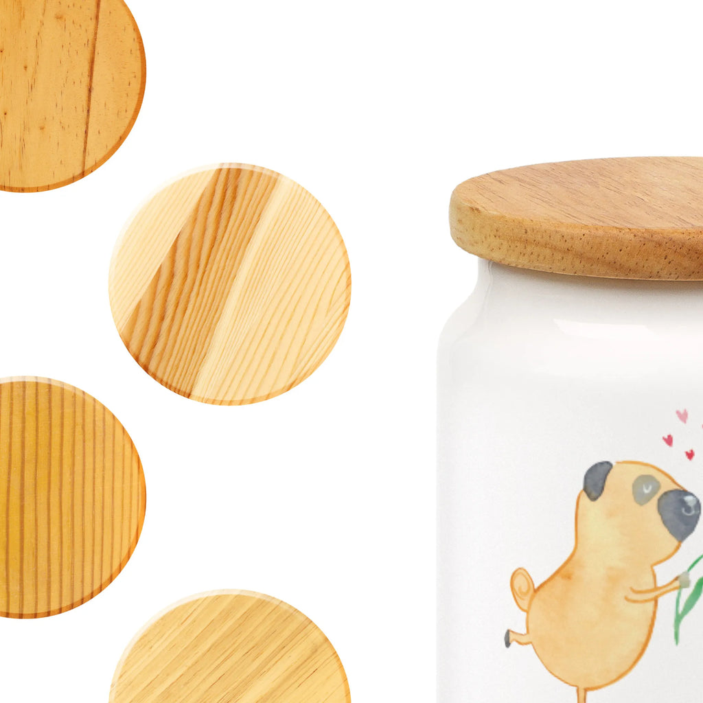 Storage jar pug In love müslidose, Dose, leckerlidosen, Aufbewahrungsdose Mit Deckel, Vorratsglas, keksdosen, Vorratsdose Mit Deckel, leckerlidose, Frischhaltedose Mit Deckel, Teedose, Frischhaltedose, Kaffeedose, Vorratsdose, Vorratsdosen, aufbewahrungsbehälter, bonbondose, Keksdose, Aufbewahrungsdose, Vorratsbehälter, Lebensmittelbehälter, keramikdose, zuckerdose, Frischhaltedosen, Aufbewahrungsdosen, gebäckdose, tee behälter, Sprüche, Hund, Hunderasse, Hundebesitzer, Hundemotiv, Haustier, Tierliebhaber, Möpse, Liebe, Partner, Liebesspruch. Verlobt, Hundeliebe, Verliebt, Mops, Geschenk Freund