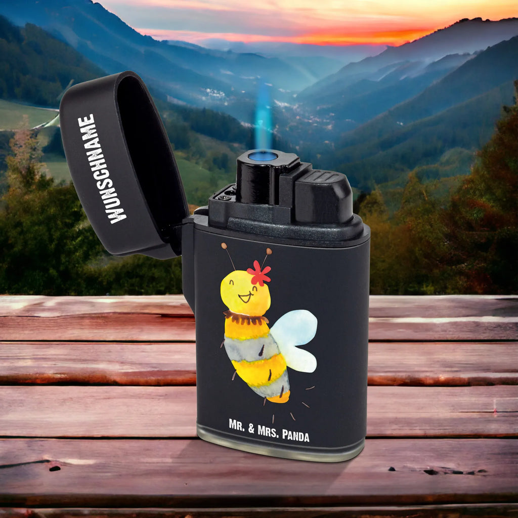 Personalised lighter bee flower Feuerzeug Mit Namen Und Symbol, Feuerzeug Mit Widmung, Individuelles Feuerzeug, Feuerzeug Personalisiert, Feuerzeug Für Männer Mit Namen, Feuerzeug mit Widmung, Feuerzeug Mit Persönlicher Gravur, Personalisiertes Feuerzeug, Feuerzeug Bedrucken Lassen, Feuerzeug Mit Gas nachfüllbar, Feuerzeug Selbst Gestalten, Feuerzeug Geschenk Mit Namen, Feuerzeug Für Frauen Personalisiert, Feuerzeug Als Geschenk Personalisiert, Feuerzeug Mit Text, Feuerzeug Mit Initialen, Feuerzeug Mit Datum, Feuerzeug Mit Namen, Feuerzeug Mit Spruch, Feuerzeug Mit Gravur, Hochwertiges Feuerzeug Mit Namen, Feuerzeug Mit Wunschtext, Graviertes Feuerzeug, Feuerzeug Mit Wunschname, Biene, Wespe, Hummel