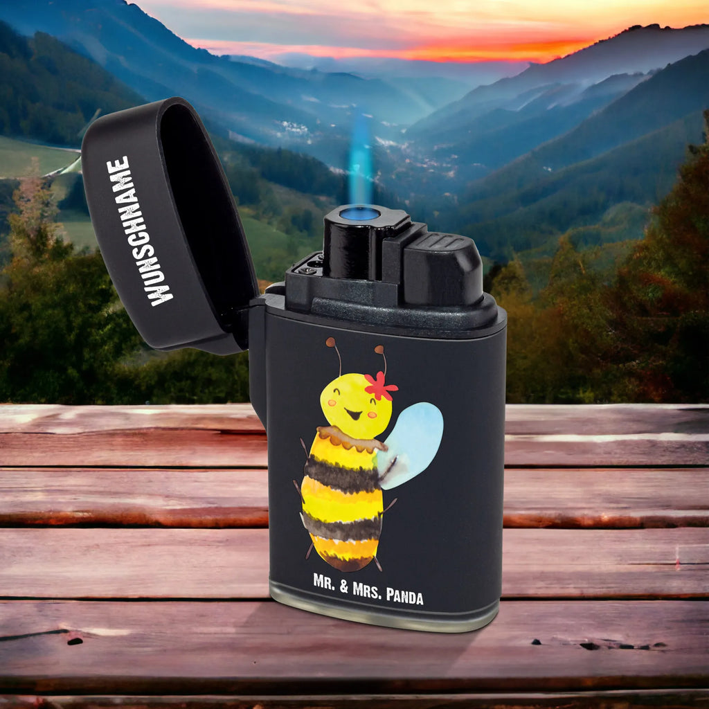 Personalised lighter bee happy Personalisiertes Feuerzeug, Graviertes Feuerzeug, Feuerzeug mit Widmung, Feuerzeug Für Frauen Personalisiert, Feuerzeug Für Männer Mit Namen, Feuerzeug Als Geschenk Personalisiert, Feuerzeug Selbst Gestalten, Feuerzeug Mit Persönlicher Gravur, Feuerzeug Mit Gas nachfüllbar, Feuerzeug Mit Wunschname, Feuerzeug Mit Initialen, Feuerzeug Bedrucken Lassen, Feuerzeug Mit Text, Feuerzeug Geschenk Mit Namen, Feuerzeug Mit Gravur, Feuerzeug Mit Datum, Feuerzeug Mit Wunschtext, Feuerzeug Mit Namen Und Symbol, Hochwertiges Feuerzeug Mit Namen, Feuerzeug Mit Spruch, Feuerzeug Mit Widmung, Individuelles Feuerzeug, Feuerzeug Mit Namen, Feuerzeug Personalisiert, Biene, Wespe, Hummel