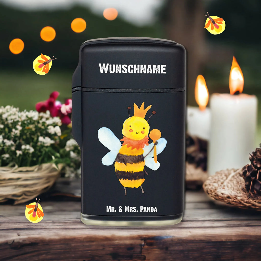 Personalised lighter bee king Feuerzeug Mit Datum, Feuerzeug mit Widmung, Hochwertiges Feuerzeug Mit Namen, Feuerzeug Mit Gas nachfüllbar, Feuerzeug Als Geschenk Personalisiert, Personalisiertes Feuerzeug, Feuerzeug Bedrucken Lassen, Feuerzeug Selbst Gestalten, Graviertes Feuerzeug, Individuelles Feuerzeug, Feuerzeug Für Frauen Personalisiert, Feuerzeug Mit Wunschname, Feuerzeug Mit Gravur, Feuerzeug Mit Initialen, Feuerzeug Mit Namen Und Symbol, Feuerzeug Mit Spruch, Feuerzeug Mit Text, Feuerzeug Mit Namen, Feuerzeug Für Männer Mit Namen, Feuerzeug Mit Widmung, Feuerzeug Personalisiert, Feuerzeug Geschenk Mit Namen, Feuerzeug Mit Persönlicher Gravur, Feuerzeug Mit Wunschtext, Biene, Wespe, Hummel