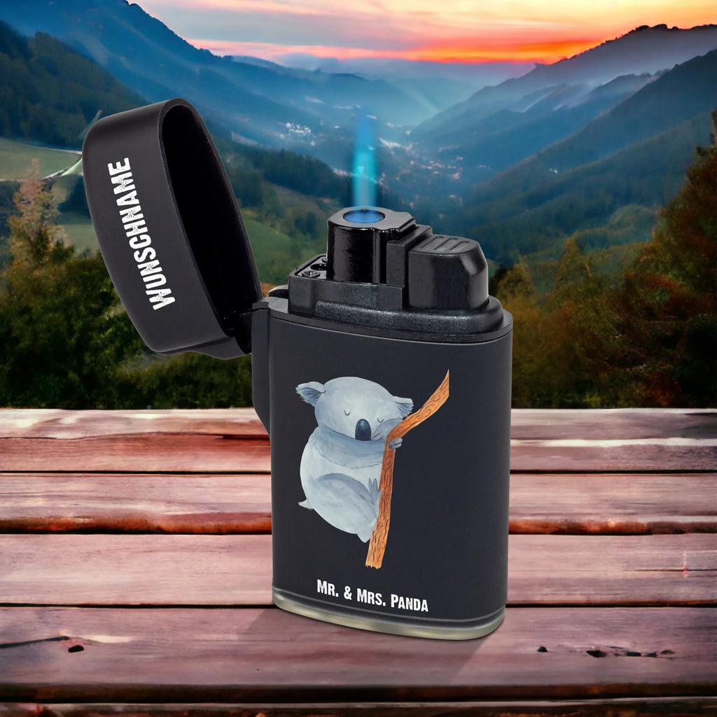 Personalisiertes Feuerzeug Koalabär Feuerzeug Mit Spruch, Feuerzeug Mit Widmung, Feuerzeug Bedrucken Lassen, Feuerzeug mit Widmung, Feuerzeug Geschenk Mit Namen, Feuerzeug Mit Persönlicher Gravur, Feuerzeug Mit Namen Und Symbol, Feuerzeug Personalisiert, Feuerzeug Selbst Gestalten, Feuerzeug Mit Text, Feuerzeug Mit Wunschtext, Feuerzeug Mit Gas nachfüllbar, Feuerzeug Mit Initialen, Personalisiertes Feuerzeug, Hochwertiges Feuerzeug Mit Namen, Feuerzeug Als Geschenk Personalisiert, Feuerzeug Mit Datum, Feuerzeug Mit Wunschname, Feuerzeug Mit Namen, Feuerzeug Für Männer Mit Namen, Feuerzeug Für Frauen Personalisiert, Individuelles Feuerzeug, Feuerzeug Mit Gravur, Graviertes Feuerzeug, Tiermotive, Gute Laune, lustige Sprüche, Tiere, Schlafzimmer, träumen, Bär, Traumland, schlafen, Koalabär, Koala, Traum