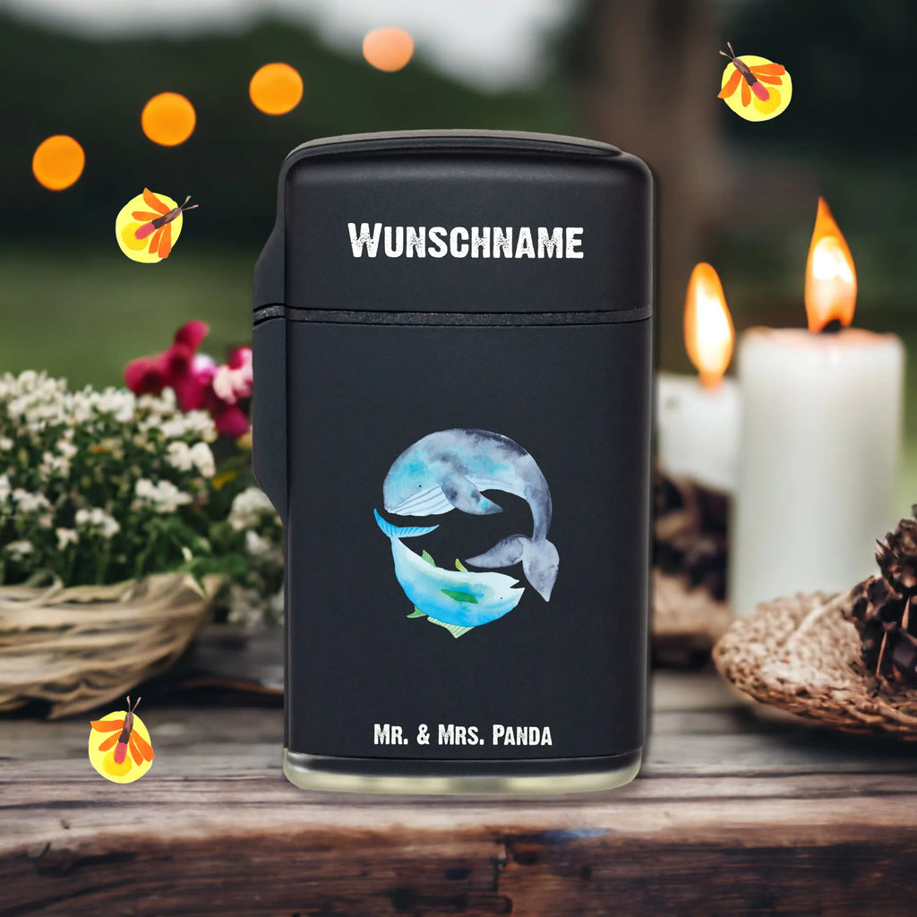 Personalisiertes Feuerzeug Walfisch & Thunfisch Individuelles Feuerzeug, Feuerzeug Als Geschenk Personalisiert, Feuerzeug Mit Gravur, Feuerzeug Für Männer Mit Namen, Feuerzeug Mit Namen, Feuerzeug Mit Datum, Personalisiertes Feuerzeug, Feuerzeug Mit Spruch, Graviertes Feuerzeug, Feuerzeug Für Frauen Personalisiert, Feuerzeug Mit Text, Feuerzeug Mit Widmung, Feuerzeug Selbst Gestalten, Hochwertiges Feuerzeug Mit Namen, Feuerzeug Mit Wunschtext, Feuerzeug Mit Persönlicher Gravur, Feuerzeug Mit Wunschname, Feuerzeug mit Widmung, Feuerzeug Personalisiert, Feuerzeug Bedrucken Lassen, Feuerzeug Mit Namen Und Symbol, Feuerzeug Geschenk Mit Namen, Feuerzeug Mit Gas nachfüllbar, Feuerzeug Mit Initialen, Tiermotive, Gute Laune, lustige Sprüche, Tiere, Spruch des Tages, Wal, Flachwitz Geschenk, Wahl, Tunfisch, Flachwitz, Spruch lustig, Witz, Wortwitz lustig
