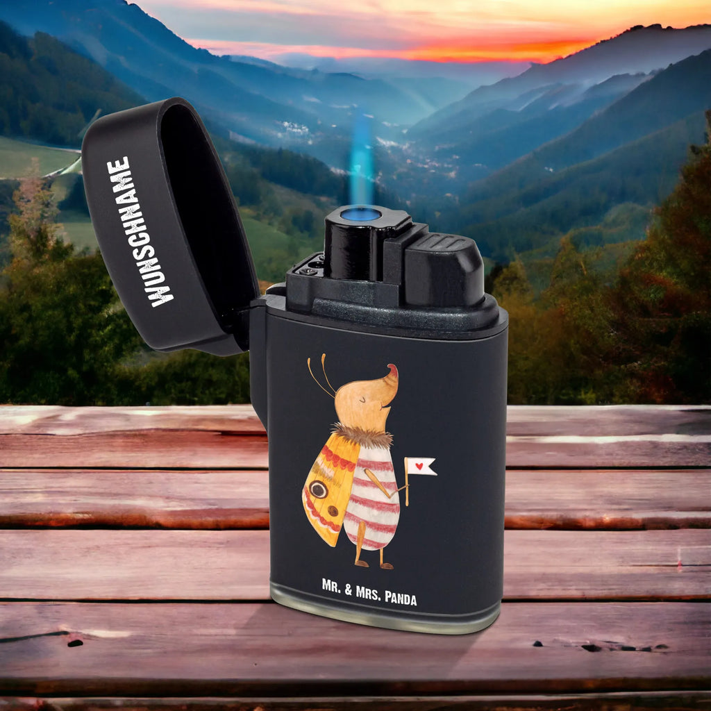 Personalisiertes Feuerzeug Nachtfalter mit Fähnchen Feuerzeug Mit Namen Und Symbol, Feuerzeug Geschenk Mit Namen, Feuerzeug Mit Spruch, Hochwertiges Feuerzeug Mit Namen, Feuerzeug Mit Text, Feuerzeug Mit Wunschtext, Feuerzeug Mit Initialen, Feuerzeug Mit Namen, Feuerzeug Selbst Gestalten, Feuerzeug Mit Gravur, Feuerzeug Mit Wunschname, Feuerzeug Mit Gas nachfüllbar, Feuerzeug Mit Persönlicher Gravur, Feuerzeug Bedrucken Lassen, Feuerzeug Für Frauen Personalisiert, Feuerzeug mit Widmung, Feuerzeug Für Männer Mit Namen, Graviertes Feuerzeug, Feuerzeug Mit Widmung, Individuelles Feuerzeug, Feuerzeug Als Geschenk Personalisiert, Feuerzeug Personalisiert, Feuerzeug Mit Datum, Personalisiertes Feuerzeug, Tiermotive, Gute Laune, lustige Sprüche, Tiere, Spruch witzig, Was kostet die Welt, Spruch lustig, Küche Deko, süß, Käfer, niedlich, Nachtfalter