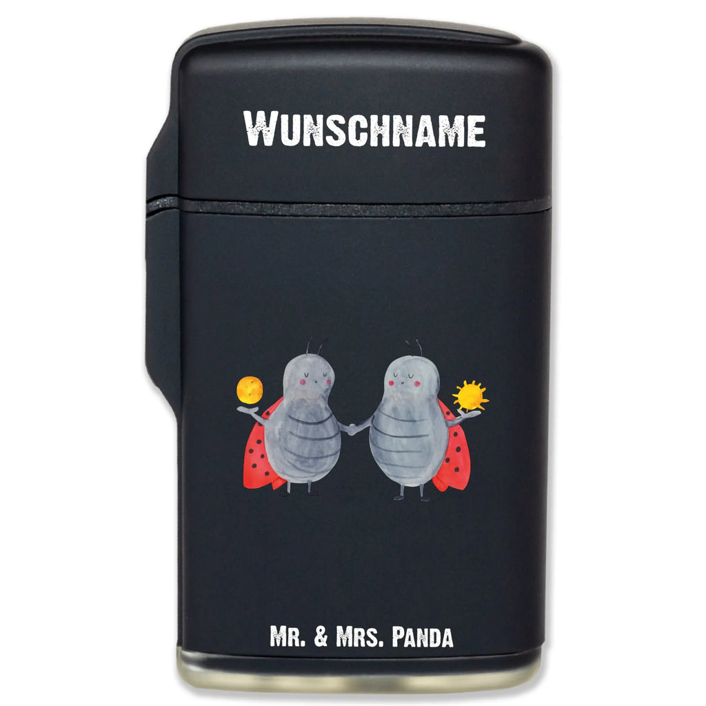Personalisiertes Feuerzeug Sternzeichen Zwilling Hochwertiges Feuerzeug Mit Namen, Feuerzeug Mit Gravur, Individuelles Feuerzeug, Feuerzeug Mit Initialen, Feuerzeug Mit Wunschtext, Feuerzeug Selbst Gestalten, Feuerzeug Mit Widmung, Personalisiertes Feuerzeug, Feuerzeug Bedrucken Lassen, Feuerzeug Mit Text, Feuerzeug Personalisiert, Feuerzeug Als Geschenk Personalisiert, Feuerzeug Mit Datum, Graviertes Feuerzeug, Feuerzeug Für Frauen Personalisiert, Feuerzeug Mit Gas Nachfüllbar, Feuerzeug Mit Namen Und Symbol, Feuerzeug Geschenk Mit Namen, Feuerzeug Mit Wunschname, Feuerzeug Mit Persönlicher Gravur, Feuerzeug Mit Spruch, Feuerzeug Für Männer Mit Namen, Feuerzeug Mit Namen, Sternzeichen, Tierkreiszeichen, Horoskop, Astrologie, Aszendent, Geschenk Juni, Geburtstag Mai, Zwillingsbruder, Glückskäfer, Zwilling Geschenk, Zwilling Sternzeichen, Zwillingsschwester, Zwillinge, Geschenk Mai, Marienkäfer