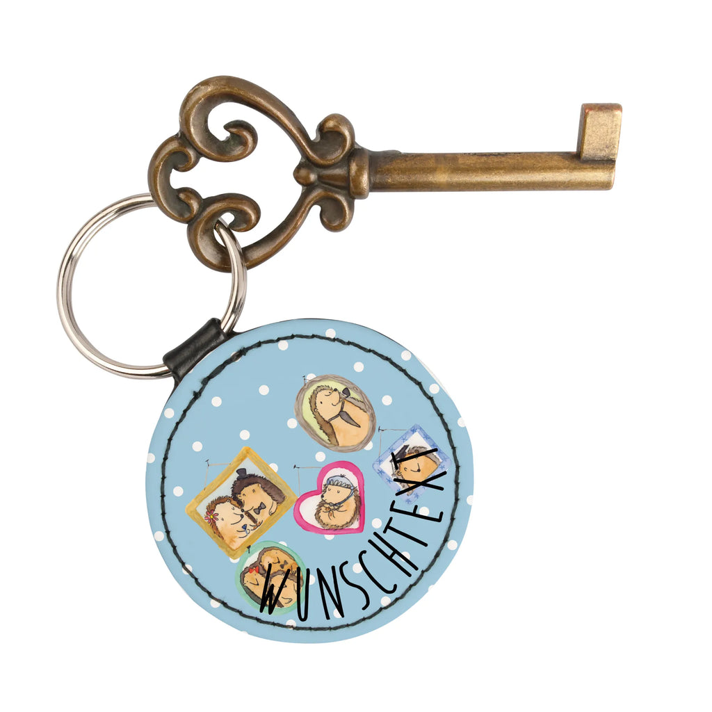 Personalised key ring Rodzina jeży Schlüsselanhänger Selbst Gestalten, Metall Schlüsselanhänger Mit Namen, Personalisierter Schlüsselanhänger, Schlüsselanhänger Mit Herz Und Gravur, Schlüsselanhänger Für Frauen Mit Wunschtext, Schlüsselanhänger Für Männer Mit Gravur, Schlüsselanhänger Für Paare Mit Wunschtext, Schlüsselanhänger Aus Holz Mit Wunschtext, Schlüsselanhänger Individuell, Schlüsselanhänger Geschenk Personalisiert, Schlüsselanhänger Bedruckt, Partner Schlüsselanhänger Personalisiert, Schlüsselanhänger Mit Datum, Schlüsselanhänger Mit Wunschtext, Schlüsselanhänger Modern Mit Namen, Schlüsselanhänger Mit Koordinaten, Schlüsselanhänger Mit Text, Schlüsselanhänger Für Haus Mit Gravur, Schlüsselanhänger Für Kinder Mit Namen, Schlüsselanhänger Mit Initialen, Schlüsselanhänger Vintage Mit Gravur, Schlüsselanhänger Mit Botschaft, Freundschafts Schlüsselanhänger Mit Namen, Handgemachter Schlüsselanhänger Mit Wunschtext, Filz Schlüsselanhänger Mit Text, Schlüsselanhänger Aus Leder Mit Gravur, Schlüsselanhänger Mit Widmung, Schlüsselanhänger Für Auto Mit Wunschtext, Schlüsselanhänger Liebevoll Gestaltet, Muttertag, Vatertag, Mama, Papa, Oma, Opa, Familie, Schwester, Bruder, Igel, Liebe, Zusammenhalt, Bilder, Glück
