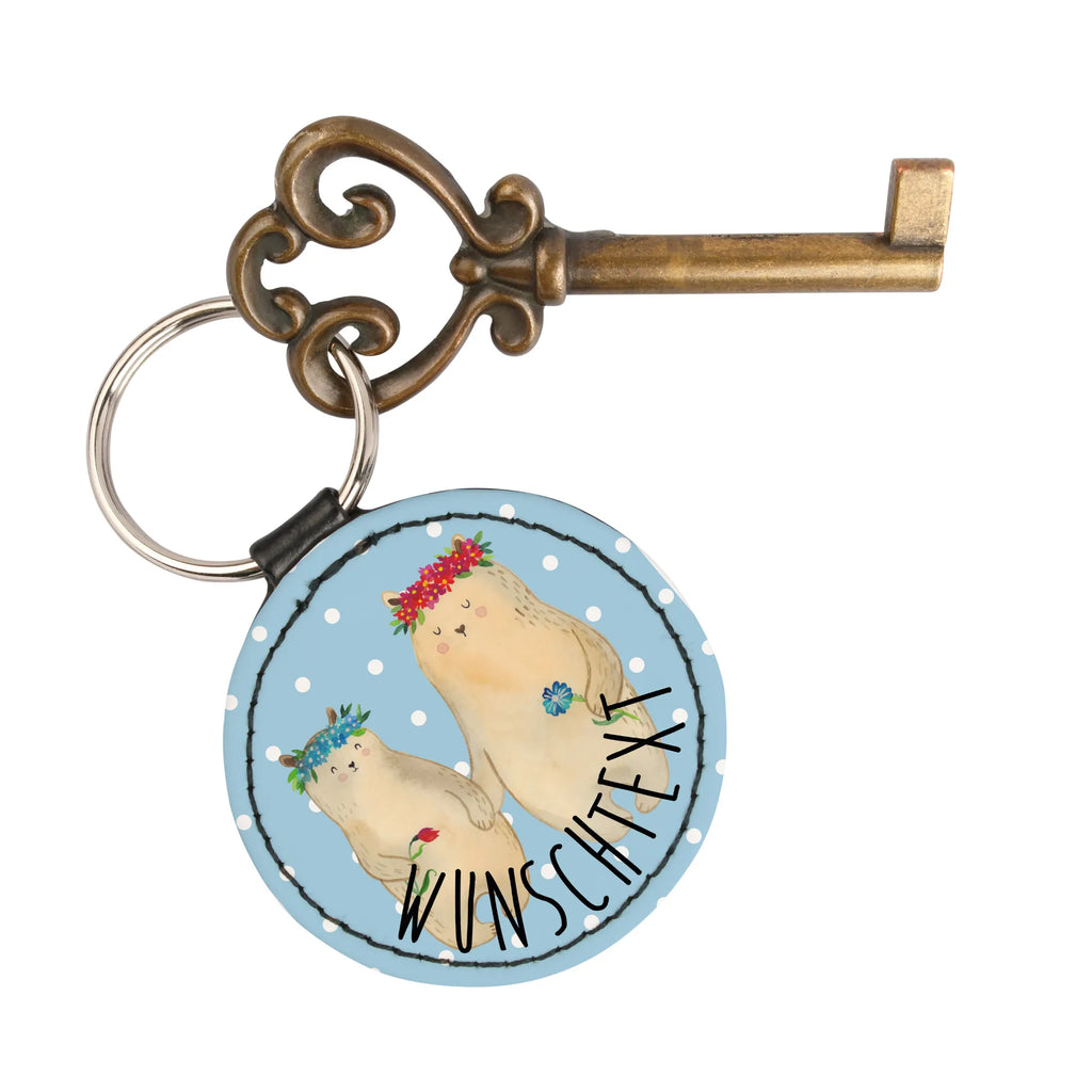 Personalisierter Schlüsselanhänger Bären mit Blumenkranz Schlüsselanhänger Mit Gravur, Schlüsselanhänger Mit Widmung, Schlüsselanhänger Mit Herz Und Gravur, Schlüsselanhänger Geschenk Personalisiert, Schlüsselanhänger Liebevoll Gestaltet, Schlüsselanhänger Mit Datum, Schlüsselanhänger Mit Spruch, Schlüsselanhänger Für Haus Mit Gravur, Schlüsselanhänger Vintage Mit Gravur, Schlüsselanhänger Mit Koordinaten, Schlüsselanhänger Mit Wunschtext, Schlüsselanhänger Selbst Gestalten, Schlüsselanhänger Für Frauen Mit Wunschtext, Schlüsselanhänger Für Kinder Mit Namen, Schlüsselanhänger Aus Leder Mit Gravur, Schlüsselanhänger Für Paare Mit Wunschtext, Schlüsselanhänger Für Auto Mit Wunschtext, Partner Schlüsselanhänger Personalisiert, Schlüsselanhänger Für Männer Mit Gravur, Schlüsselanhänger Aus Holz Mit Wunschtext, Filz Schlüsselanhänger Mit Text, Schlüsselanhänger Modern Mit Namen, Schlüsselanhänger Mit Botschaft, Personalisierter Schlüsselanhänger, Freundschafts Schlüsselanhänger Mit Namen, Schlüsselanhänger Individuell, Schlüsselanhänger Mit Initialen, Schlüsselanhänger Mit Text, Handgemachter Schlüsselanhänger Mit Wunschtext, Schlüsselanhänger Bedruckt, Metall Schlüsselanhänger Mit Namen, Schlüsselanhänger Mit Namen, Familie, Vatertag, Muttertag, Bruder, Schwester, Mama, Papa, Oma, Opa, weltbeste Mama, Vorbild, Tochter, Lieblingsmensch, Geschenk Mama. Muttertag, Lieblingsmama, Kinder, Kind, Bär, Family, Mutti, Mami, Töchter, Mutter, beste Mutter, Bären