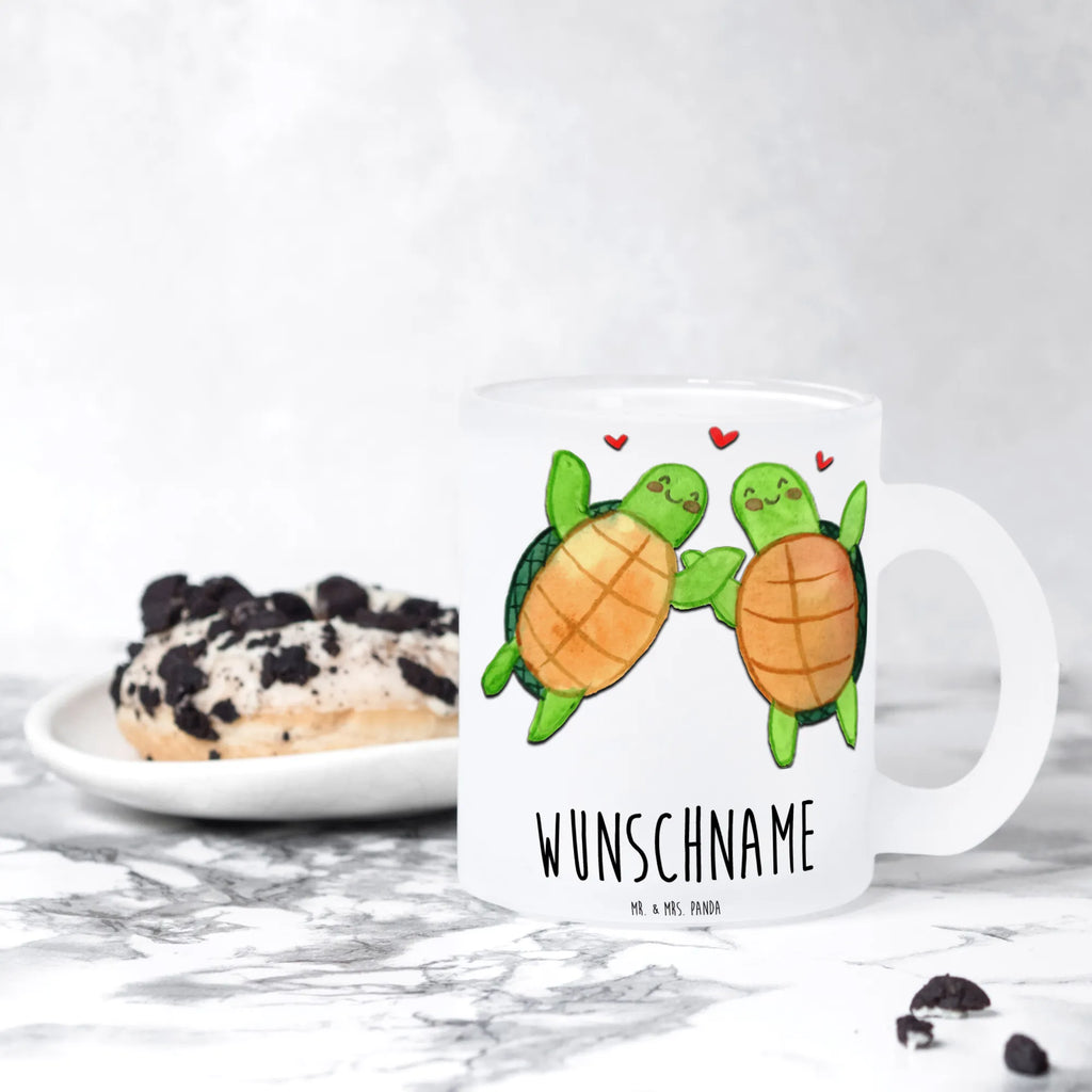 Personalisierte Teetasse Schildkröten Paar Teetasse Selbst Gestalten, Teetasse Für Männer Mit Namen, Teetasse Für Kinder Mit Wunschtext, Teetasse Geschenk Personalisiert, Design Teetasse Mit Gravur, Teegläser, Firmengeschenk mit Wunschtext, Keramiktasse Mit Namen, Tasse Für Tee Mit Namen, Teetasse aus Glas, Glas Teetasse Personalisiert, Tasse Für Tee Mit Wunschtext, Teetasse Mit Liebevollem Text, Lustige Teetasse Mit Namen, Teetasse Groß Mit Namen, Glas Teebecher, Vintage Teetasse Mit Gravur, Werbegeschenk mit Firmennamen, Nachhaltige Teetasse Mit Wunschtext, Mikrowellengeeignete Teetasse Mit Namen, Emailletasse Mit Wunschtext, Kleine Teetasse Mit Wunschtext, Teetasse Für Frauen Mit Spruch, Teetasse Personalisiert, Teetasse Mit Gravur, Teetasse Modern Personalisiert, Teetasse Mit Namen, Teetasse Bedruckt Mit Wunschtext, Teetasse Mit Tiermotiv Und Wunschtext, Porzellantasse Mit Gravur, Spülmaschinenfeste Teetasse Mit Text, Lieblings Teetasse Mit Wunschtext, Teetasse Mit Wunschtext, Teetasse Mit Initialen, Personalisierte Teetasse, Teetasse Mit Henkel Und Text, Freundin, Freund, Liebe, Liebesgeschenk, Jahrestag, Verlobung, Partner, Ehemann, Ehefrau, Heiraten, Heiratsantrag, Hocheitstag, Geschenk für Partner, für Ehemann, Mitbringsel, Geschenk für Frauen, Hochzeitstag, Liebesbeweis, für Männer, Geschenk für Freundin, Valentinstag