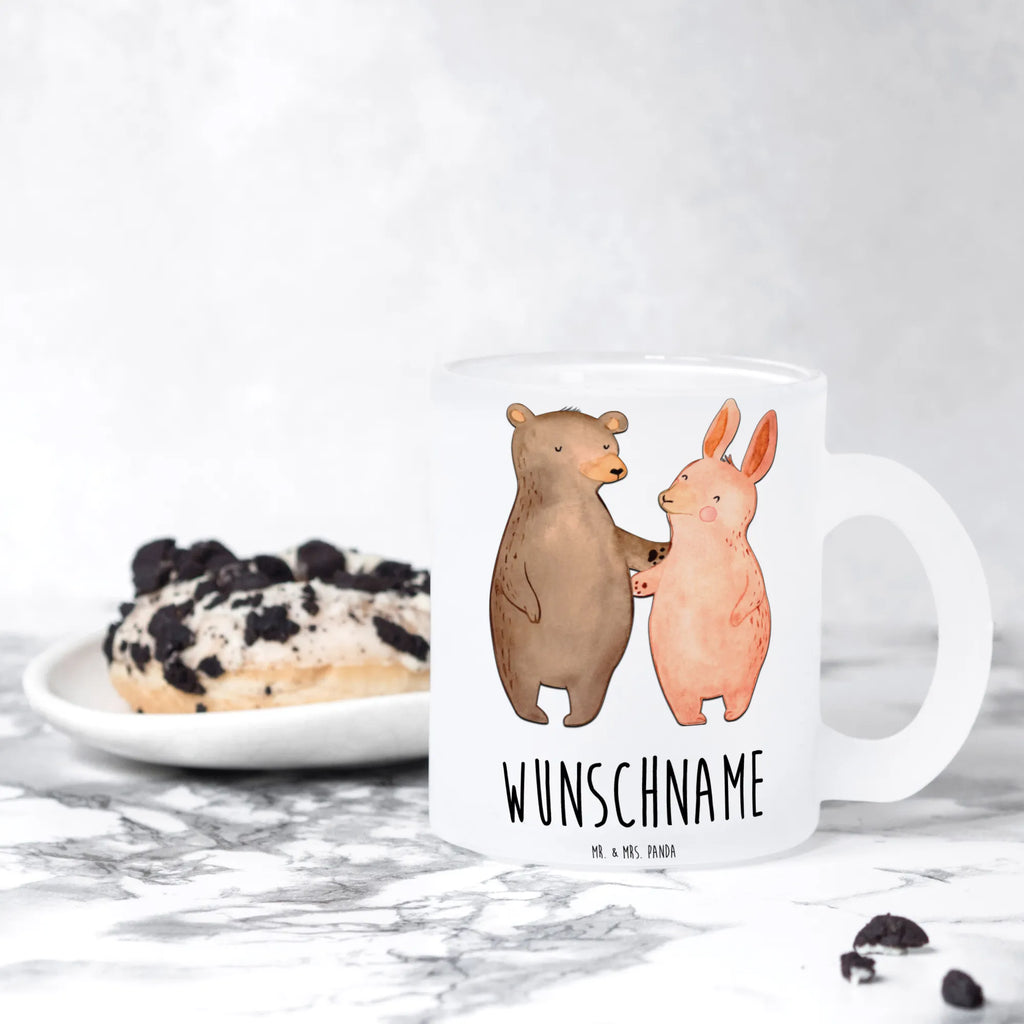 Personalisierte Teetasse Bär Hase Umarmen Lieblings Teetasse Mit Wunschtext, Mikrowellengeeignete Teetasse Mit Namen, Teetasse Personalisiert, Teetasse Mit Gravur, Teetasse Modern Personalisiert, Teetasse Geschenk Personalisiert, Teetasse Mit Initialen, Lustige Teetasse Mit Namen, Porzellantasse Mit Gravur, Glas Teetasse Personalisiert, Teetasse Mit Namen, Kleine Teetasse Mit Wunschtext, Teetasse Mit Wunschtext, Teetasse Für Frauen Mit Spruch, Teetasse Mit Spruch, Tasse Für Tee Mit Namen, Firmengeschenk mit Wunschtext, Teetasse Selbst Gestalten, Personalisierte Teetasse, Teetasse Für Kinder Mit Wunschtext, Teetasse Bedruckt Mit Wunschtext, Design Teetasse Mit Gravur, Teetasse Mit Liebevollem Text, Spülmaschinenfeste Teetasse Mit Text, Teetasse Für Männer Mit Namen, Emailletasse Mit Wunschtext, Tasse Für Tee Mit Wunschtext, Teetasse Groß Mit Namen, Teetasse Mit Henkel Und Text, Teetasse Mit Tiermotiv Und Wunschtext, Vintage Teetasse Mit Gravur, Nachhaltige Teetasse Mit Wunschtext, Keramiktasse Mit Namen, Werbegeschenk mit Firmennamen, Liebe, Partner, Freund, Freundin, Ehemann, Ehefrau, Heiraten, Verlobung, Heiratsantrag, Liebesgeschenk, Jahrestag, Hocheitstag, Freunde, Bärchen, Hase, Bär, bester Freund, best friends