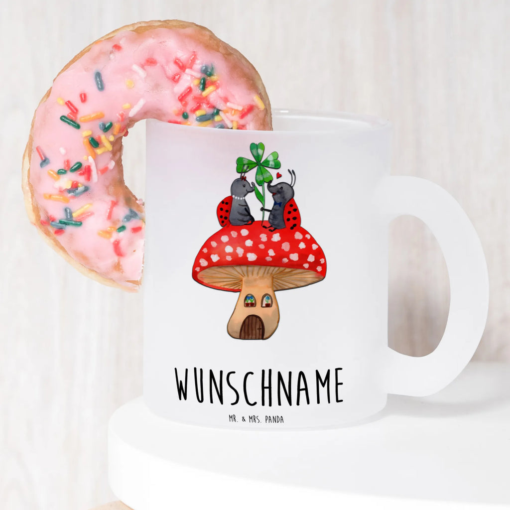 Personalisierte Teetasse Marienkäfer Paar Fliegenpilz Porzellantasse Mit Gravur, Personalisierte Teetasse, Teetasse Für Kinder Mit Wunschtext, Teetasse Bedruckt Mit Wunschtext, Kleine Teetasse Mit Wunschtext, Firmengeschenk mit Wunschtext, Teetasse Mit Liebevollem Text, Teetasse Mit Initialen, Teetasse Mit Namen, Werbegeschenk mit Firmennamen, Lustige Teetasse Mit Namen, Teetasse Personalisiert, Keramiktasse Mit Namen, Mikrowellengeeignete Teetasse Mit Namen, Tasse Für Tee Mit Wunschtext, Lieblings Teetasse Mit Wunschtext, Tasse Für Tee Mit Namen, Teetasse Mit Tiermotiv Und Wunschtext, Teetasse Für Männer Mit Namen, Teetasse Geschenk Personalisiert, Teetasse Groß Mit Namen, Glas Teetasse Personalisiert, Emailletasse Mit Wunschtext, Teetasse Mit Spruch, Design Teetasse Mit Gravur, Vintage Teetasse Mit Gravur, Teetasse Mit Gravur, Spülmaschinenfeste Teetasse Mit Text, Teetasse Mit Wunschtext, Teetasse Modern Personalisiert, Teetasse Mit Henkel Und Text, Teetasse Selbst Gestalten, Teetasse Für Frauen Mit Spruch, Nachhaltige Teetasse Mit Wunschtext, Tiermotive, Gute Laune, lustige Sprüche, Tiere, Marienkäfer, zuhause, Wohnung, Haus, Fliegenpilz, Fleigenpilzhaus