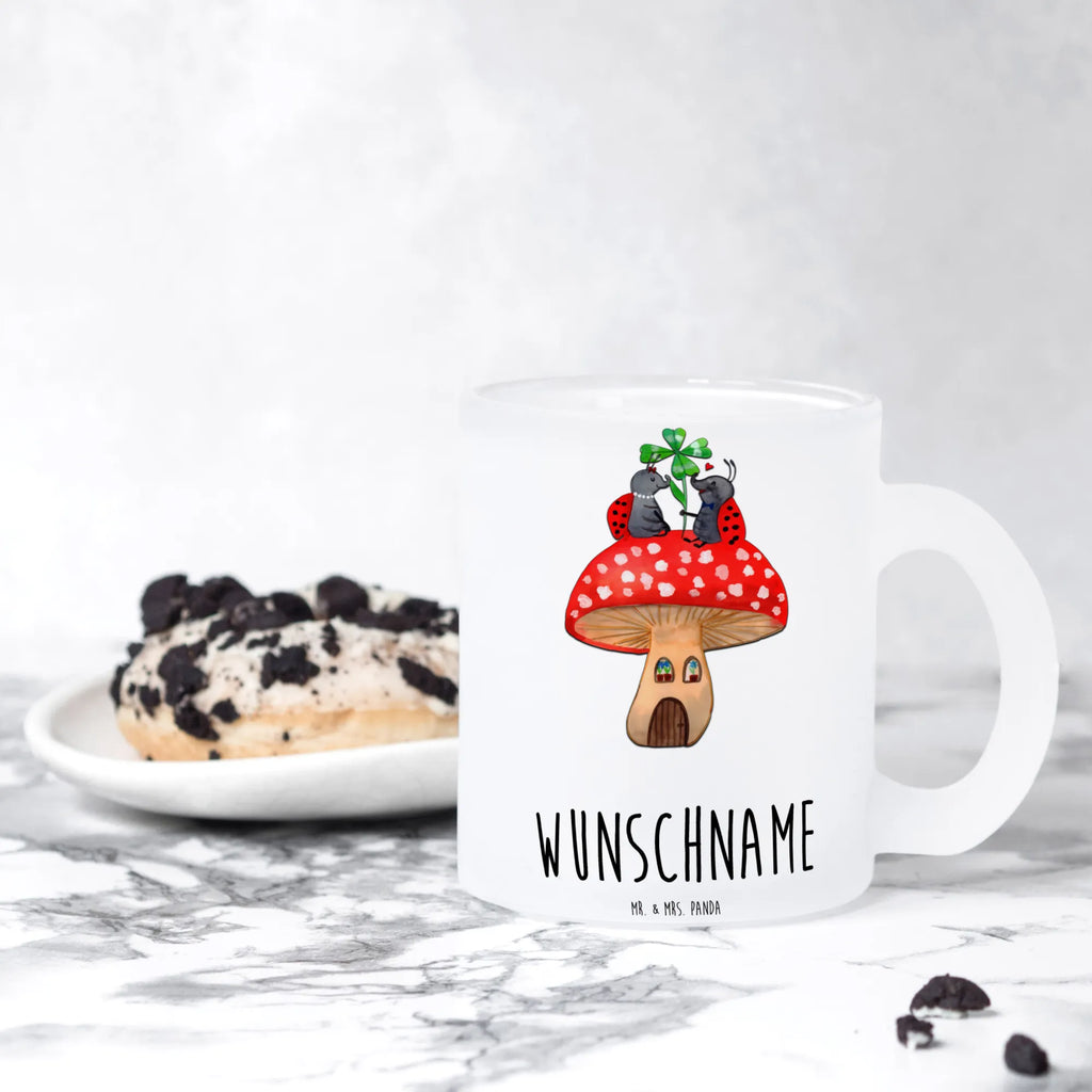 Personalisierte Teetasse Marienkäfer Paar Fliegenpilz Porzellantasse Mit Gravur, Personalisierte Teetasse, Teetasse Für Kinder Mit Wunschtext, Teetasse Bedruckt Mit Wunschtext, Kleine Teetasse Mit Wunschtext, Firmengeschenk mit Wunschtext, Teetasse Mit Liebevollem Text, Teetasse Mit Initialen, Teetasse Mit Namen, Werbegeschenk mit Firmennamen, Lustige Teetasse Mit Namen, Teetasse Personalisiert, Keramiktasse Mit Namen, Mikrowellengeeignete Teetasse Mit Namen, Tasse Für Tee Mit Wunschtext, Lieblings Teetasse Mit Wunschtext, Tasse Für Tee Mit Namen, Teetasse Mit Tiermotiv Und Wunschtext, Teetasse Für Männer Mit Namen, Teetasse Geschenk Personalisiert, Teetasse Groß Mit Namen, Glas Teetasse Personalisiert, Emailletasse Mit Wunschtext, Teetasse Mit Spruch, Design Teetasse Mit Gravur, Vintage Teetasse Mit Gravur, Teetasse Mit Gravur, Spülmaschinenfeste Teetasse Mit Text, Teetasse Mit Wunschtext, Teetasse Modern Personalisiert, Teetasse Mit Henkel Und Text, Teetasse Selbst Gestalten, Teetasse Für Frauen Mit Spruch, Nachhaltige Teetasse Mit Wunschtext, Tiermotive, Gute Laune, lustige Sprüche, Tiere, Marienkäfer, zuhause, Wohnung, Haus, Fliegenpilz, Fleigenpilzhaus