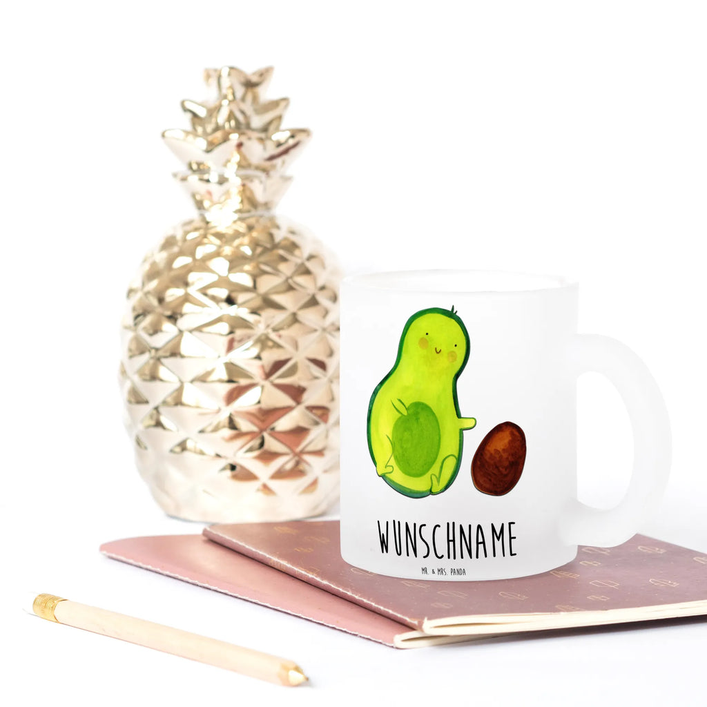 Personalisierte Teetasse Avocado rollt Kern Teetasse Selbst Gestalten, Teetasse Mit Spruch, Teetasse Mit Tiermotiv Und Wunschtext, Kleine Teetasse Mit Wunschtext, Teetasse Bedruckt Mit Wunschtext, Porzellantasse Mit Gravur, Werbegeschenk mit Firmennamen, Teetasse Mit Henkel Und Text, Teetasse Mit Wunschtext, Tasse Für Tee Mit Namen, Personalisierte Teetasse, Design Teetasse Mit Gravur, Teetasse Mit Liebevollem Text, Teetasse Geschenk Personalisiert, Teetasse Modern Personalisiert, Teetasse Personalisiert, Teetasse Mit Gravur, Firmengeschenk mit Wunschtext, Emailletasse Mit Wunschtext, Lieblings Teetasse Mit Wunschtext, Teetasse Für Männer Mit Namen, Glas Teetasse Personalisiert, Teetasse Mit Namen, Mikrowellengeeignete Teetasse Mit Namen, Tasse Für Tee Mit Wunschtext, Teetasse Groß Mit Namen, Teetasse Mit Initialen, Keramiktasse Mit Namen, Nachhaltige Teetasse Mit Wunschtext, Teetasse Für Frauen Mit Spruch, Spülmaschinenfeste Teetasse Mit Text, Lustige Teetasse Mit Namen, Teetasse Für Kinder Mit Wunschtext, Vintage Teetasse Mit Gravur, Avocado, Veggie, Vegan, Gesund, Geburt, Avocados, Kind, Säugling, Baby, zur Geburt, Schwanger, Geburtstag, große Liebe, erstes Kind, Babyparty, Love, Schwangerschaft, Liebe