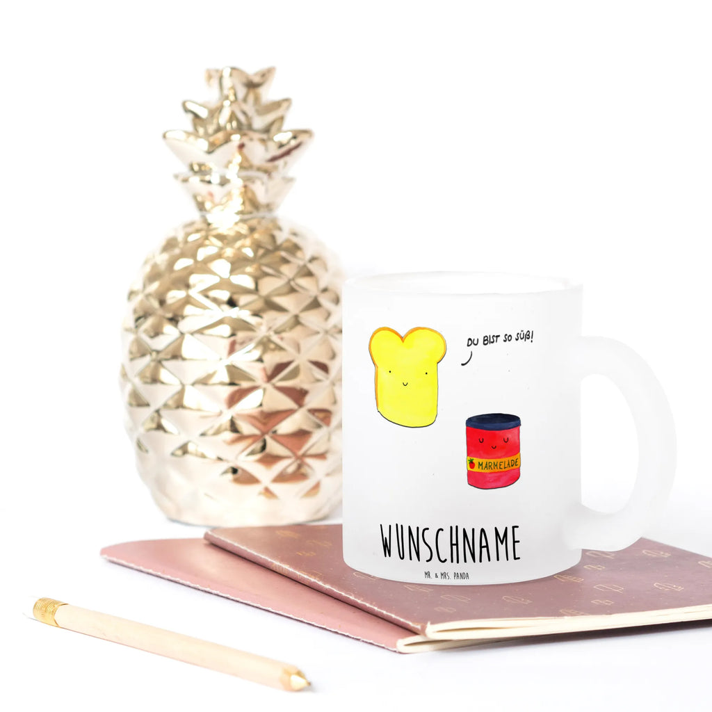 Personalisierte Teetasse Toast & Marmelade Teetasse Mit Henkel Und Text, Werbegeschenk mit Firmennamen, Glas Teetasse Personalisiert, Keramiktasse Mit Namen, Teetasse Mit Spruch, Teetasse Mit Liebevollem Text, Teetasse Für Männer Mit Namen, Kleine Teetasse Mit Wunschtext, Teetasse Für Frauen Mit Spruch, Teetasse Mit Wunschtext, Mikrowellengeeignete Teetasse Mit Namen, Personalisierte Teetasse, Teetasse Für Kinder Mit Wunschtext, Teetasse Mit Initialen, Teetasse Mit Gravur, Teetasse Mit Tiermotiv Und Wunschtext, Teetasse Bedruckt Mit Wunschtext, Teetasse Geschenk Personalisiert, Teetasse Groß Mit Namen, Design Teetasse Mit Gravur, Emailletasse Mit Wunschtext, Teetasse Mit Namen, Tasse Für Tee Mit Wunschtext, Spülmaschinenfeste Teetasse Mit Text, Firmengeschenk mit Wunschtext, Teetasse Selbst Gestalten, Lustige Teetasse Mit Namen, Lieblings Teetasse Mit Wunschtext, Vintage Teetasse Mit Gravur, Teetasse Personalisiert, Tasse Für Tee Mit Namen, Porzellantasse Mit Gravur, Nachhaltige Teetasse Mit Wunschtext, Teetasse Modern Personalisiert, Tiermotive, Gute Laune, lustige Sprüche, Tiere, Küche Spruch, Küche Deko, Toast, süß, Frühstück Einladung, Marmelade, Dreamteam, süße Postkarte, Brot, Toastbrot