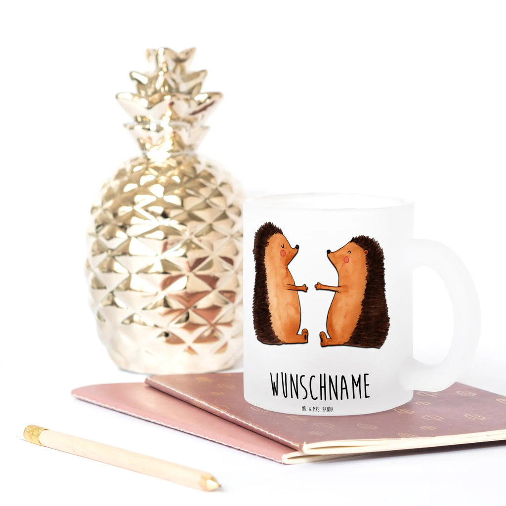 Personalisierte Teetasse Igel Liebe Teetasse Modern Personalisiert, Personalisierte Teetasse, Teetasse Mit Tiermotiv Und Wunschtext, Teetasse Für Kinder Mit Wunschtext, Teetasse Mit Henkel Und Text, Firmengeschenk mit Wunschtext, Vintage Teetasse Mit Gravur, Teetasse Für Männer Mit Namen, Teetasse Selbst Gestalten, Teetasse Groß Mit Namen, Teetasse Mit Initialen, Teetasse Mit Liebevollem Text, Spülmaschinenfeste Teetasse Mit Text, Emailletasse Mit Wunschtext, Kleine Teetasse Mit Wunschtext, Teetasse Mit Namen, Lieblings Teetasse Mit Wunschtext, Glas Teetasse Personalisiert, Teetasse Personalisiert, Teetasse Mit Spruch, Teetasse Geschenk Personalisiert, Teetasse Für Frauen Mit Spruch, Nachhaltige Teetasse Mit Wunschtext, Teetasse Mit Wunschtext, Teetasse Mit Gravur, Design Teetasse Mit Gravur, Porzellantasse Mit Gravur, Lustige Teetasse Mit Namen, Tasse Für Tee Mit Namen, Werbegeschenk mit Firmennamen, Mikrowellengeeignete Teetasse Mit Namen, Teetasse Bedruckt Mit Wunschtext, Keramiktasse Mit Namen, Tasse Für Tee Mit Wunschtext, Liebe, Partner, Freund, Freundin, Ehemann, Ehefrau, Heiraten, Verlobung, Heiratsantrag, Liebesgeschenk, Jahrestag, Hocheitstag, Geschenk, Hochzeitstag, Verliebt, Liebesbeweis, Verheiratet, Hochzeit, Verlobt, Igel